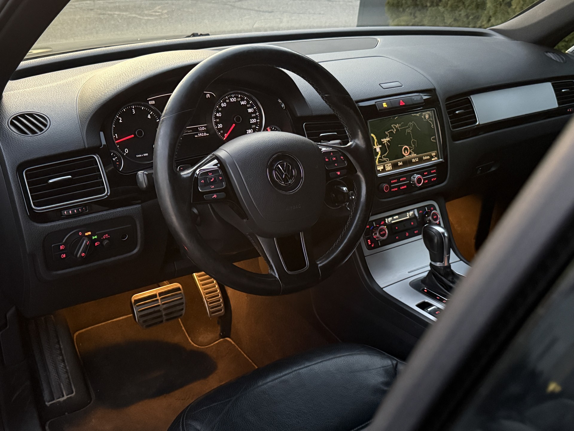 VW Touareg 3.0 TDI BlueMotion Technology Tiptronic / Ab MFK / Anhängerkupplung 3500kg-image-11