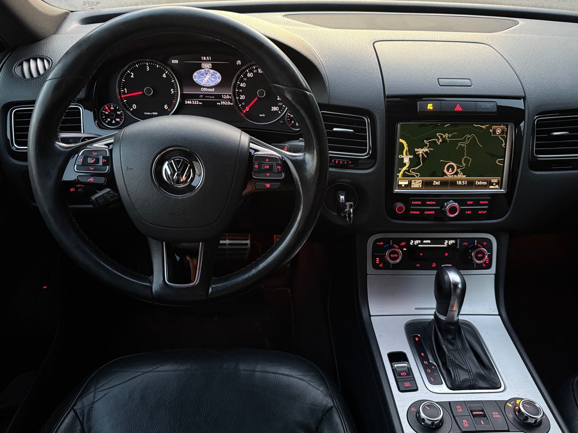 VW Touareg 3.0 TDI BlueMotion Technology Tiptronic / Ab MFK / Anhängerkupplung 3500kg-image-19
