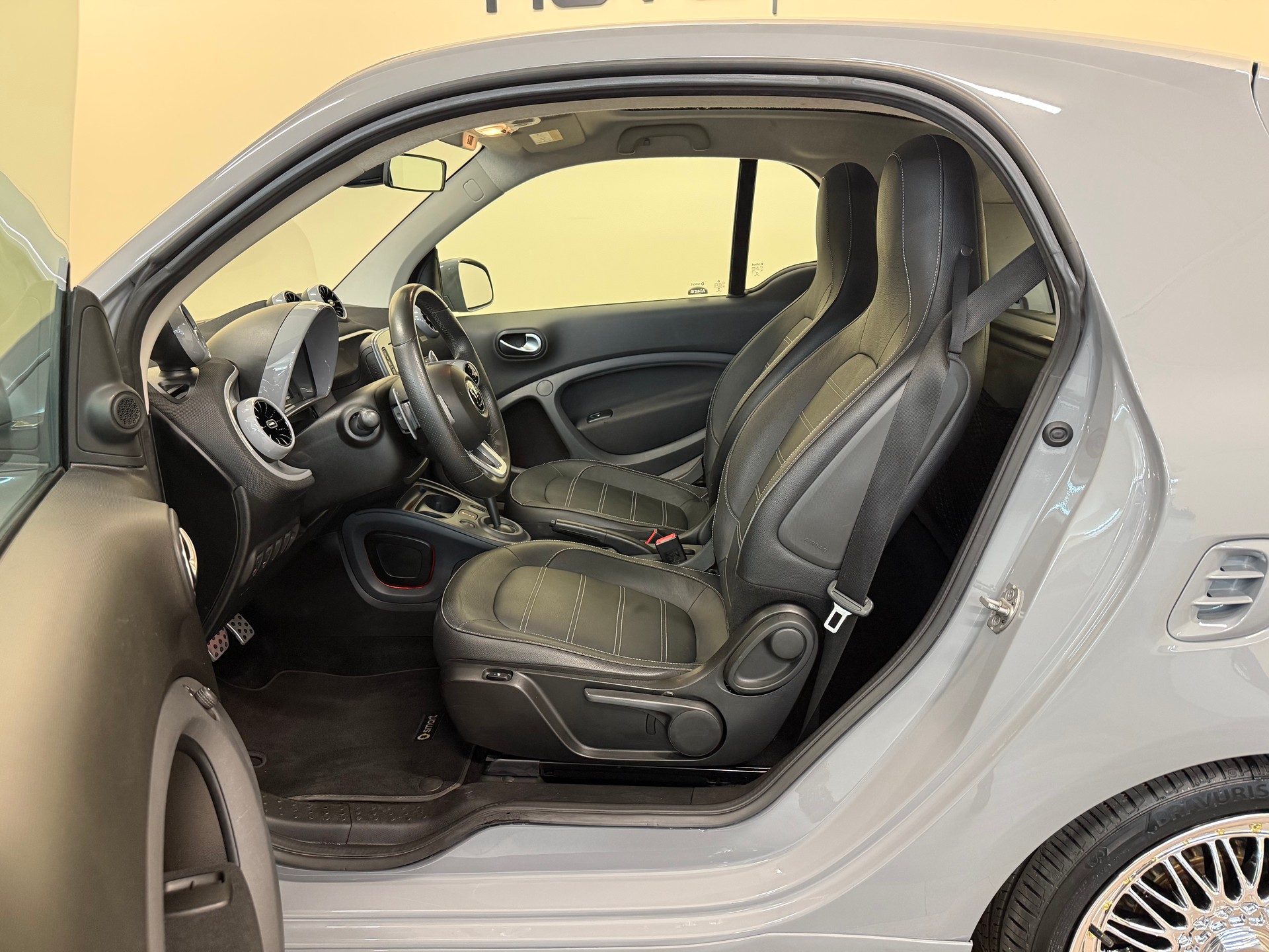 SMART fortwo prime twinmatic-image-12