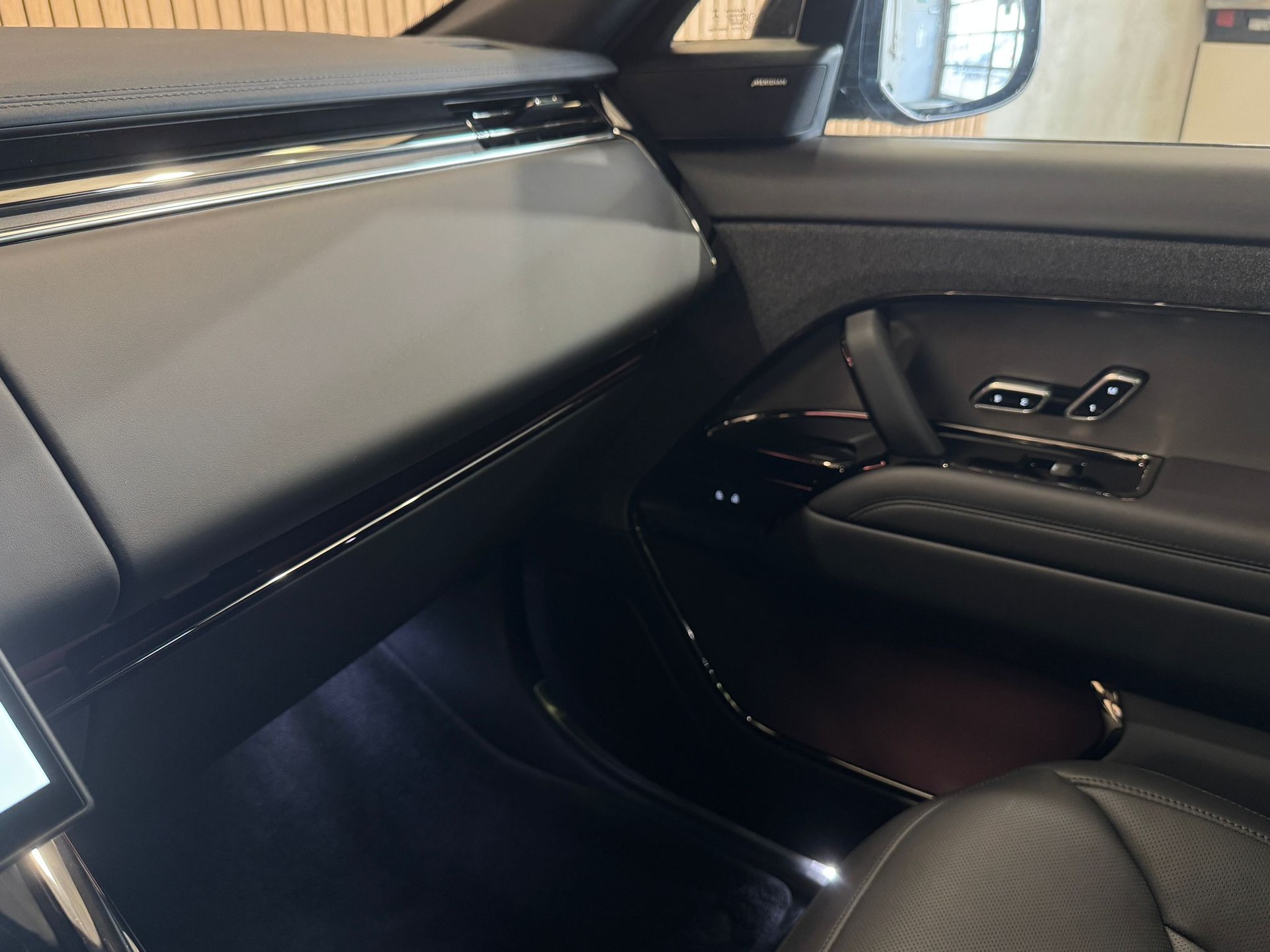 LAND ROVER Range Rover Sport D250 3.0 TD6 MHEV Dynamic SE Automatic-image-17