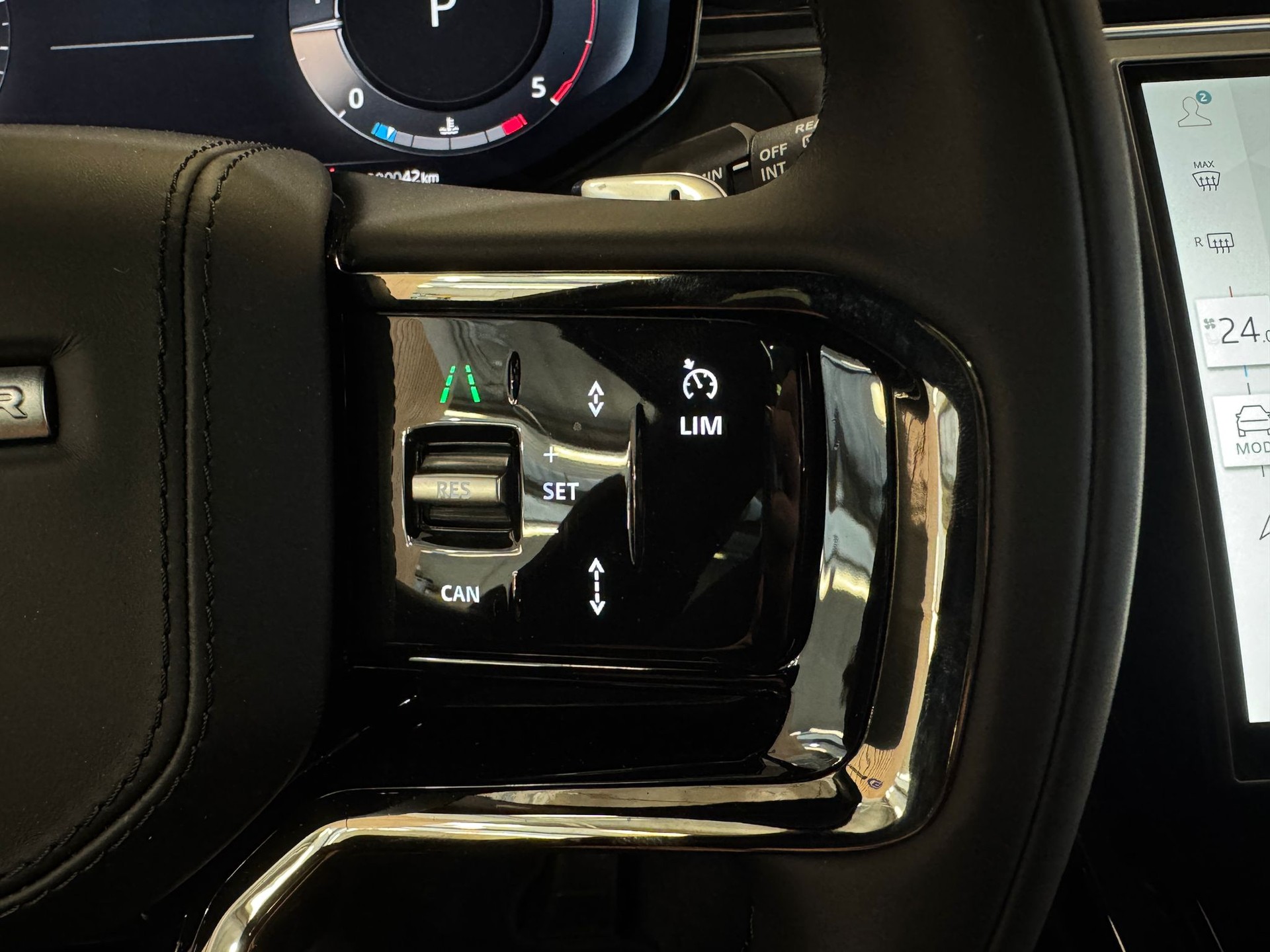 LAND ROVER Range Rover Sport D250 3.0 TD6 MHEV Dynamic SE Automatic-image-14