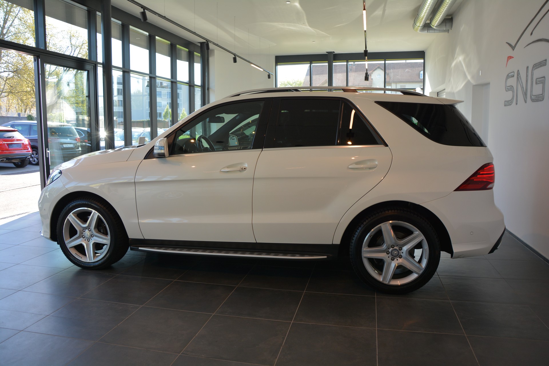 MERCEDES-BENZ GLE 350 d 4Matic 9G-Tronic AMG-Line-image-2