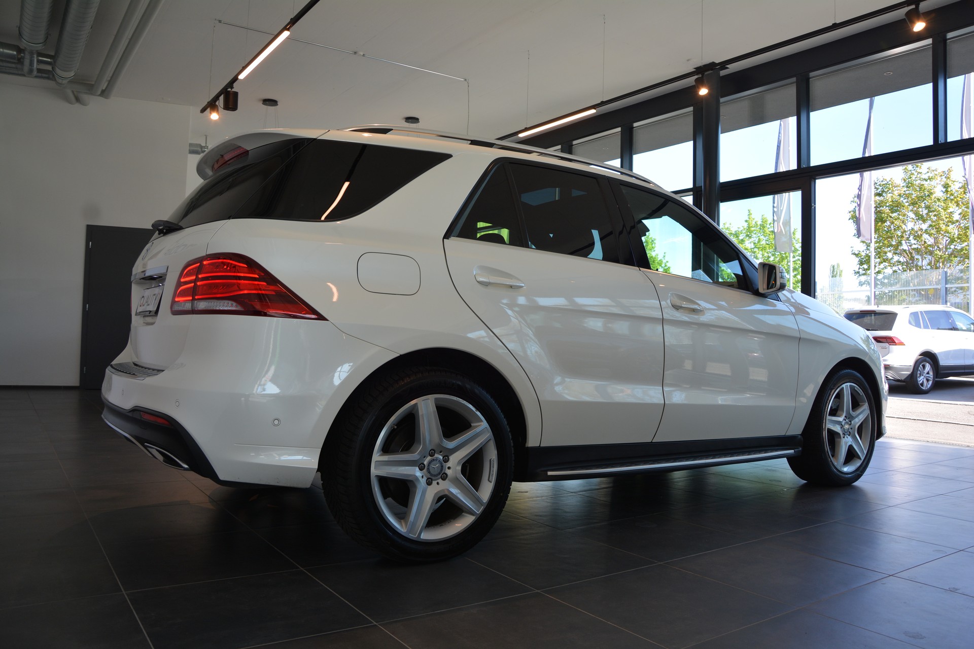 MERCEDES-BENZ GLE 350 d 4Matic 9G-Tronic AMG-Line-image-4