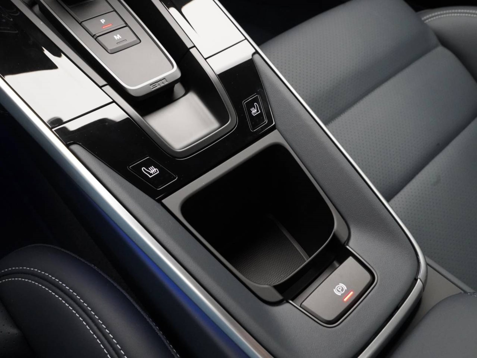 PORSCHE 911 Carrera S-image-28