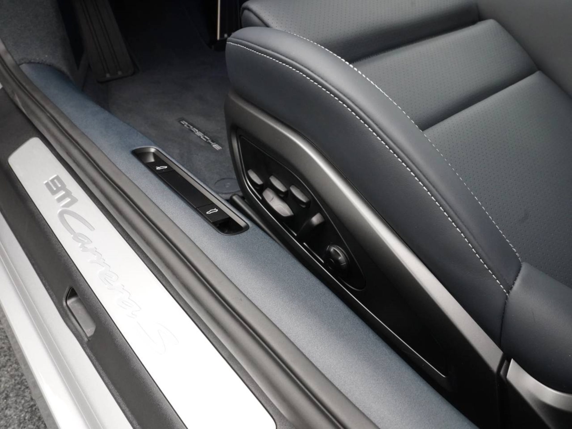 PORSCHE 911 Carrera S-image-31
