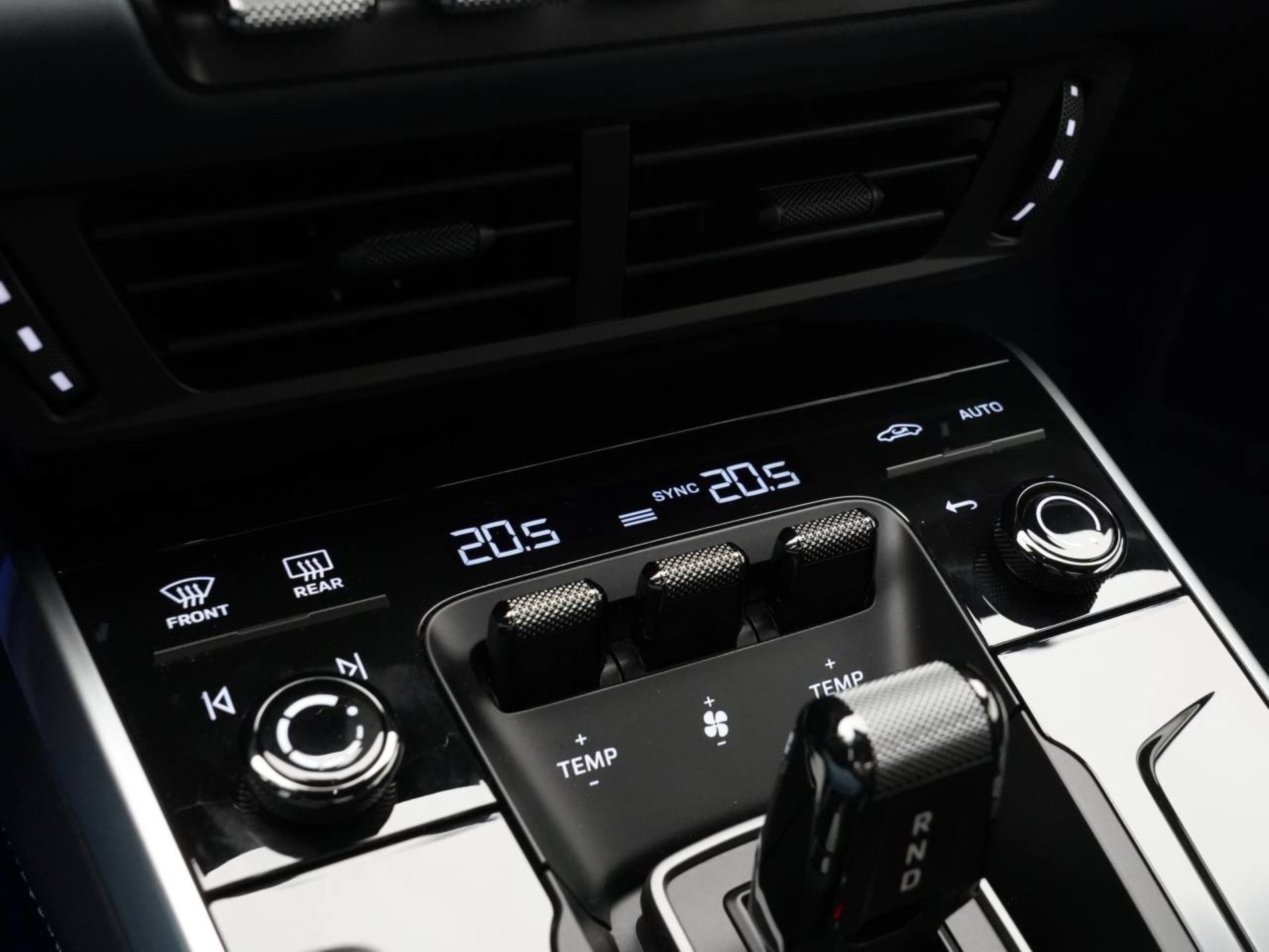 PORSCHE 911 Carrera S-image-27