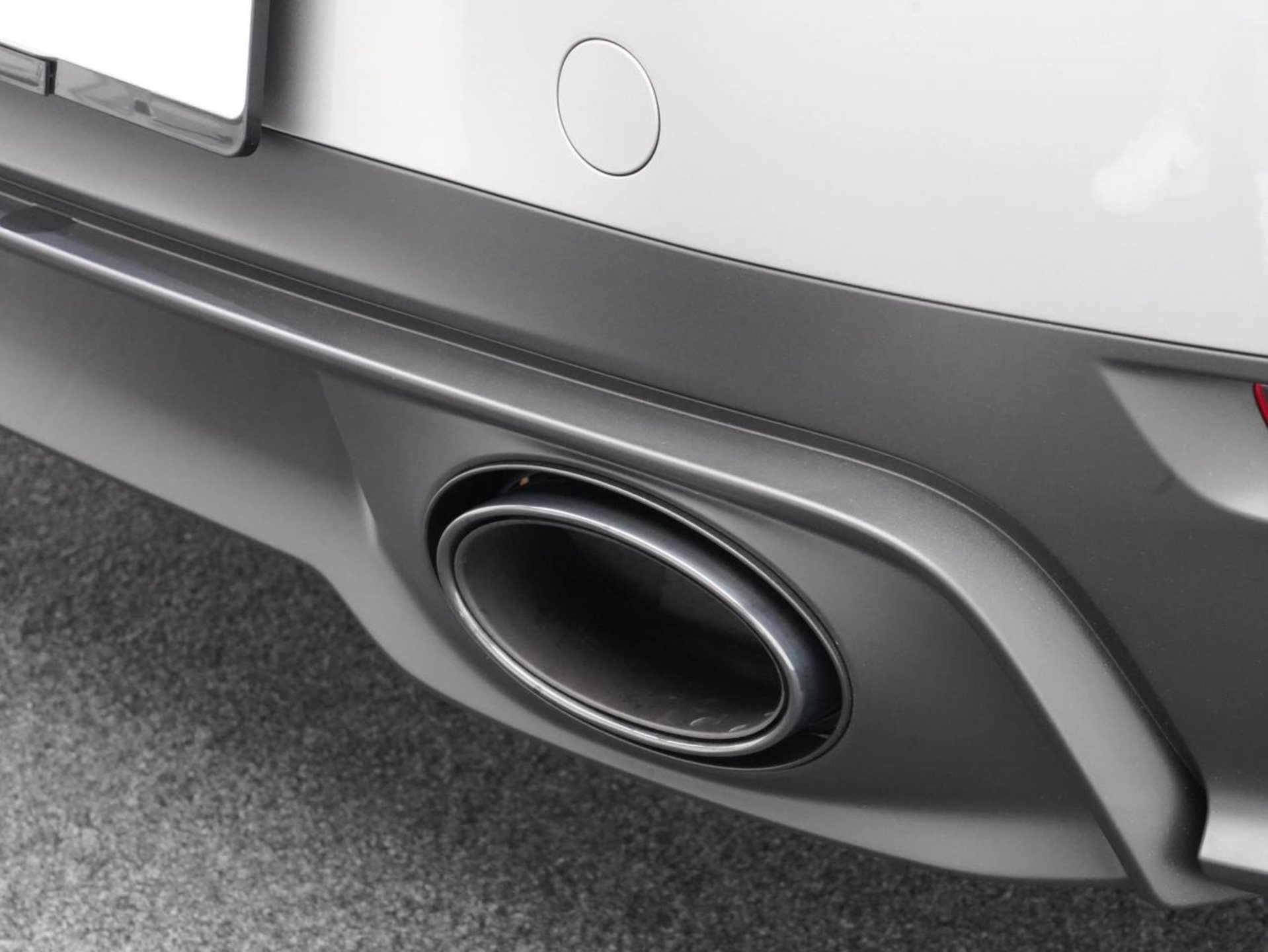 PORSCHE 911 Carrera S-image-18