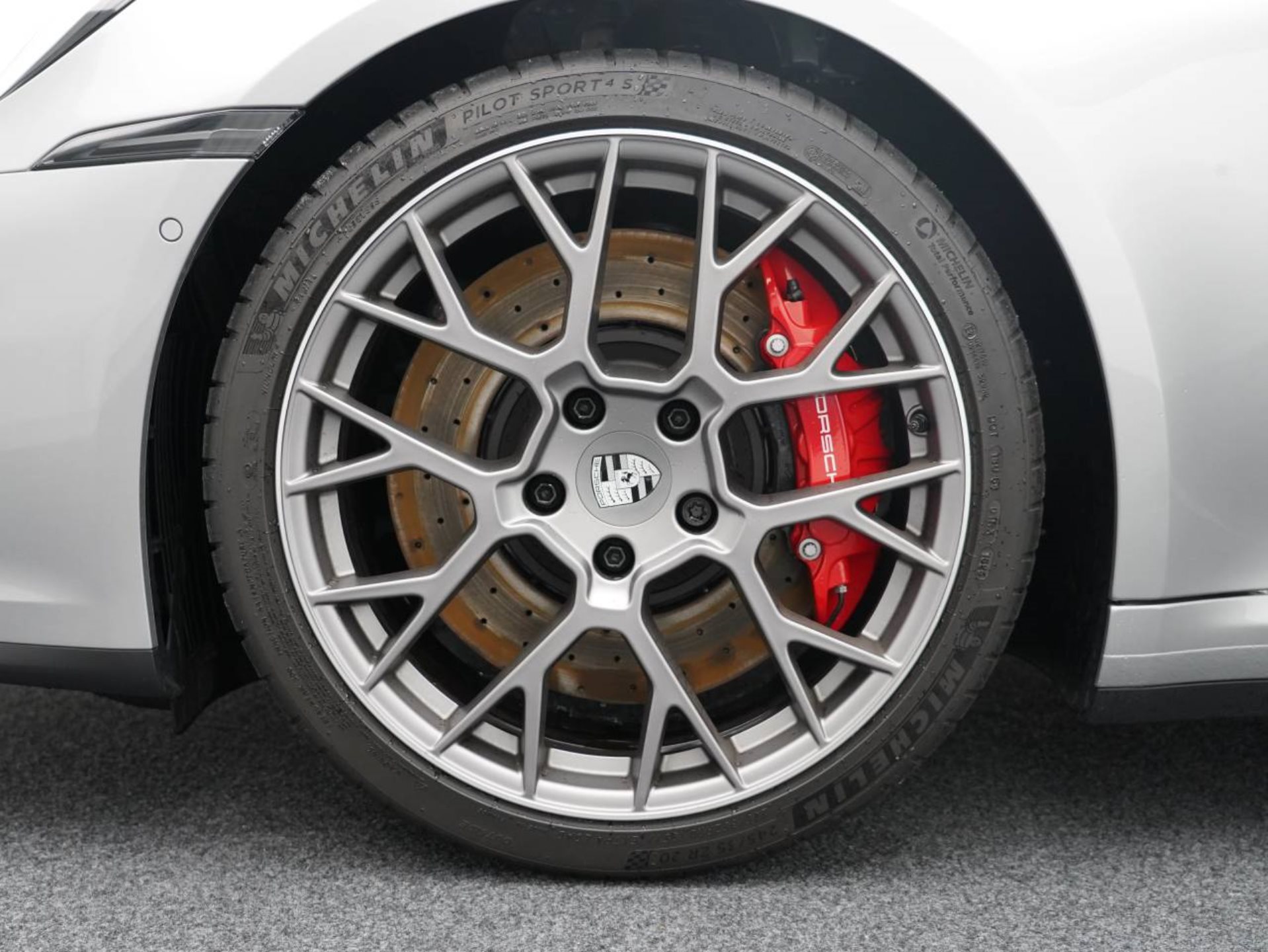 PORSCHE 911 Carrera S-image-11