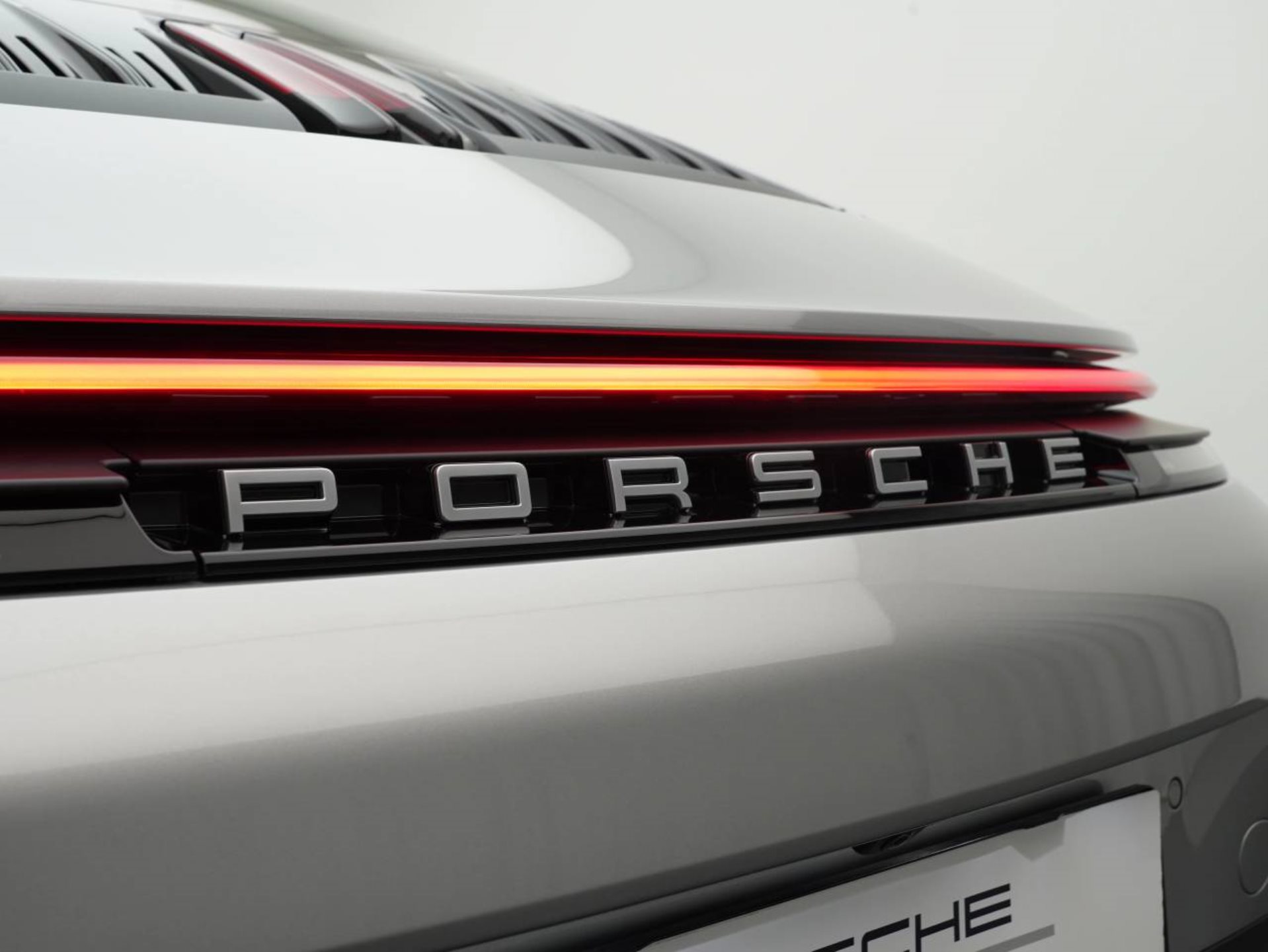 PORSCHE 911 Carrera S-image-17