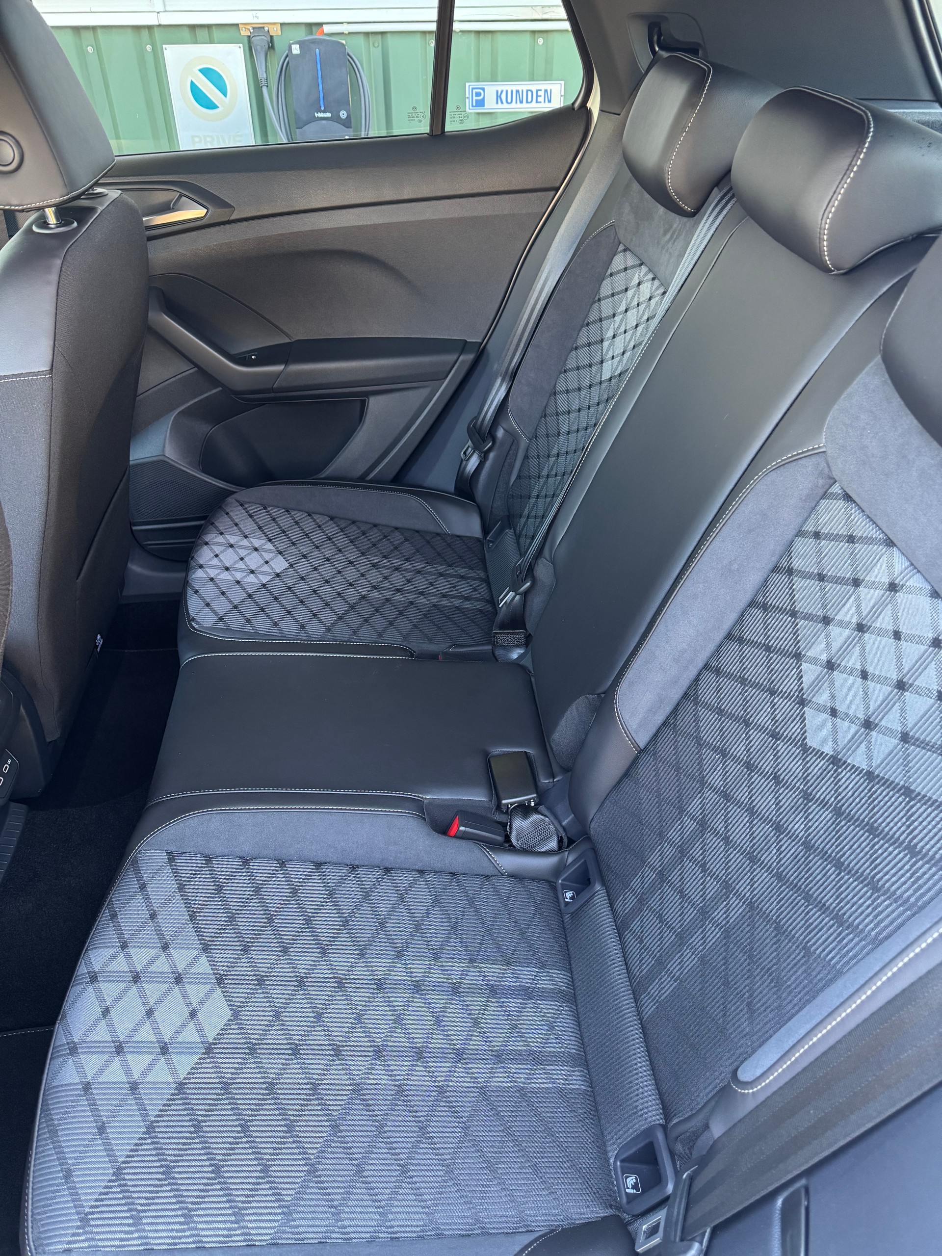 VW T-Cross 1.0 TSI EVO R-Line Aussen und Innen DSG 115 PS mit 41 % Rabatt !-image-8