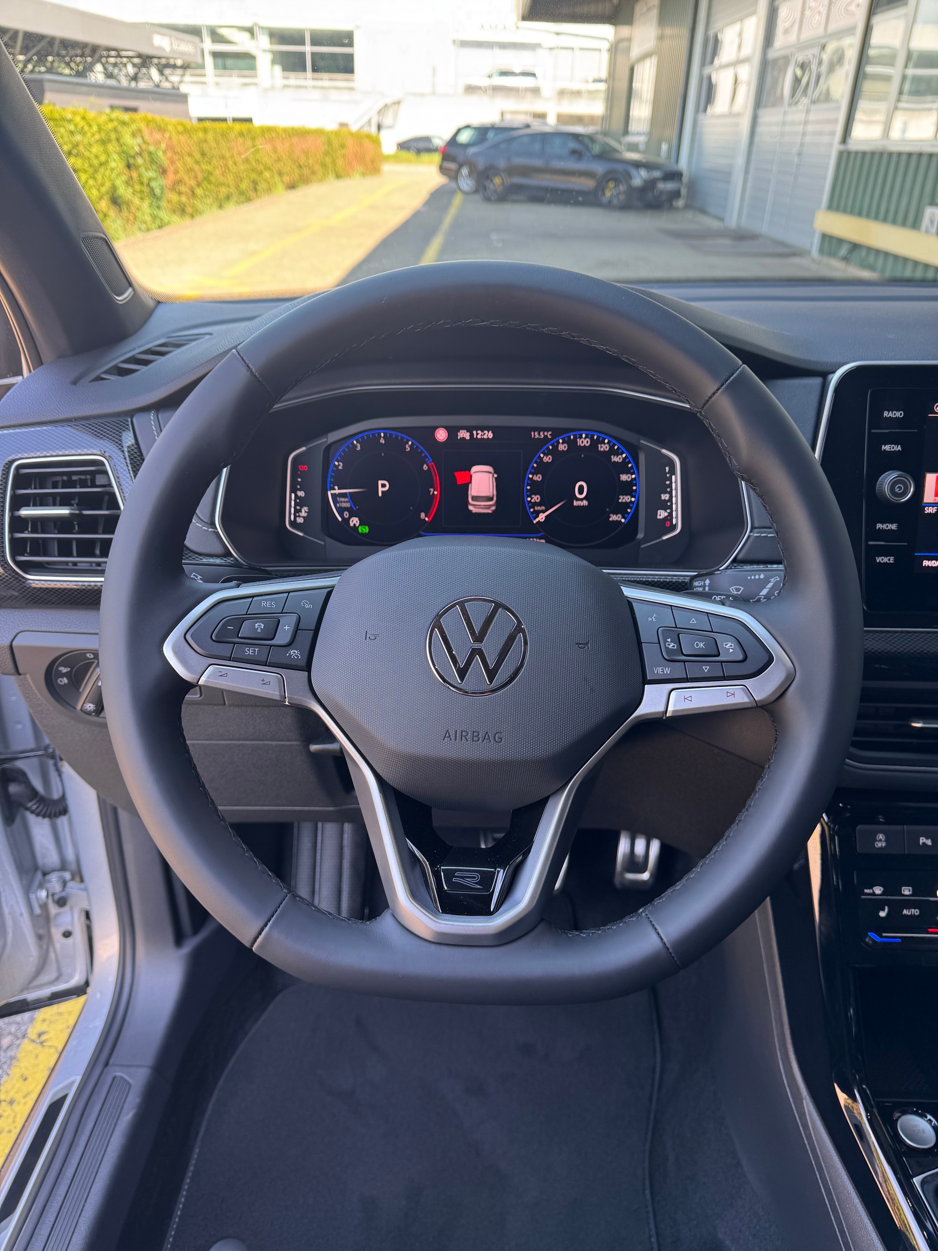 VW T-Cross 1.0 TSI EVO R-Line Aussen und Innen DSG 115 PS mit 41 % Rabatt !-showroom-element-2