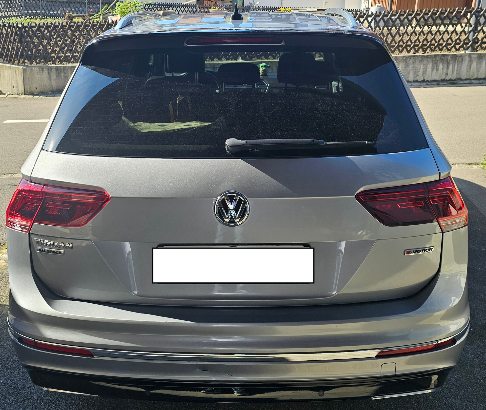 VW VW Tiguan Allspace R-Line 2.0 TSI 4Motion 7-Plätzer Automat (8 Fach Bereifung)-image-2