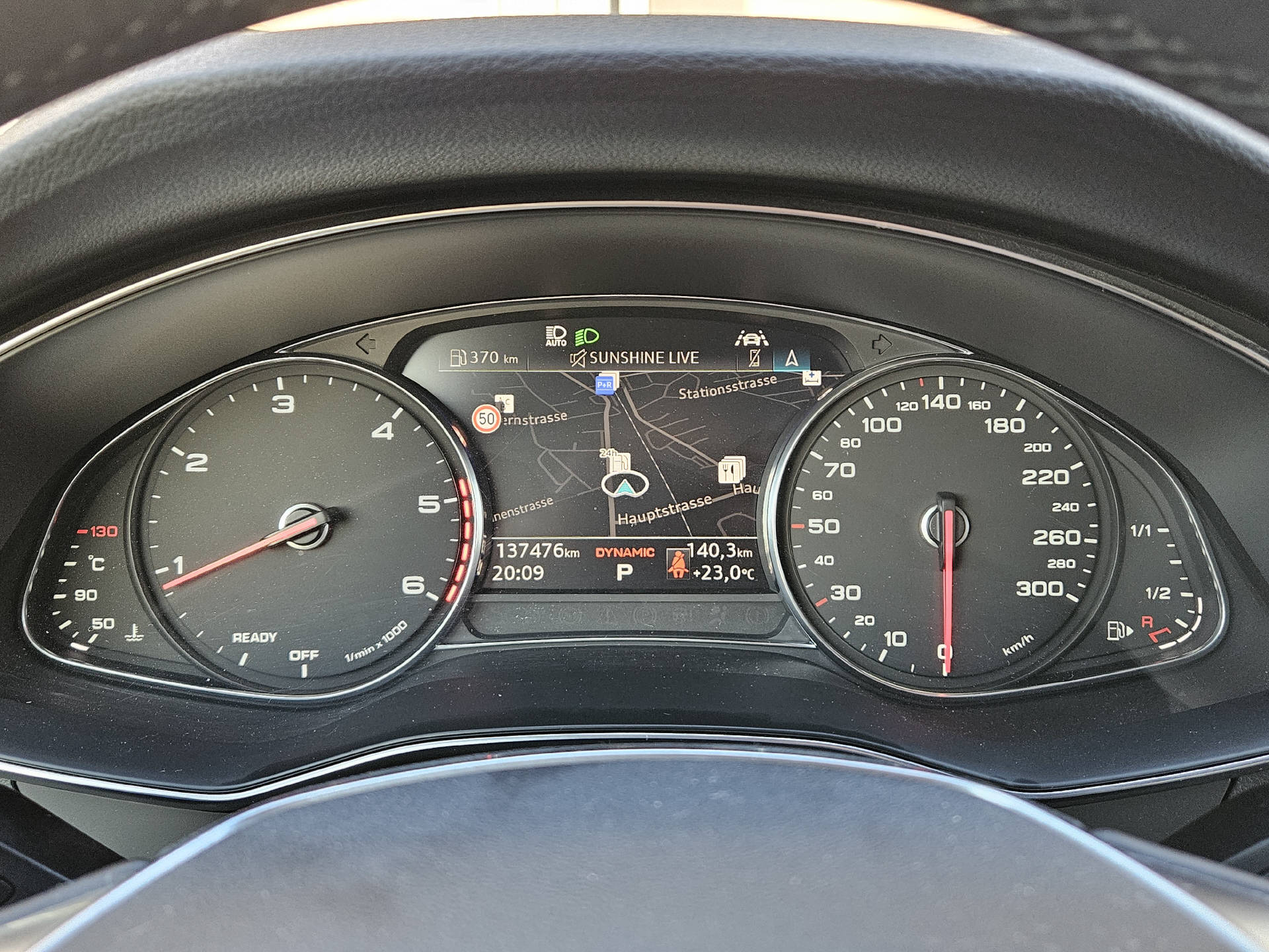 AUDI A6 Avant 2.0 40 TDI Attraction quattro S-Tronic * 8-fach bereift *-image-22
