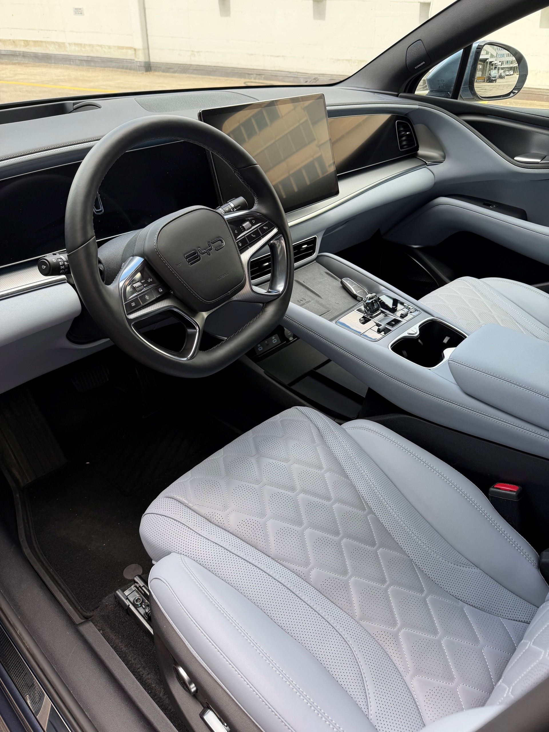BYD Excellence AWD-image-4
