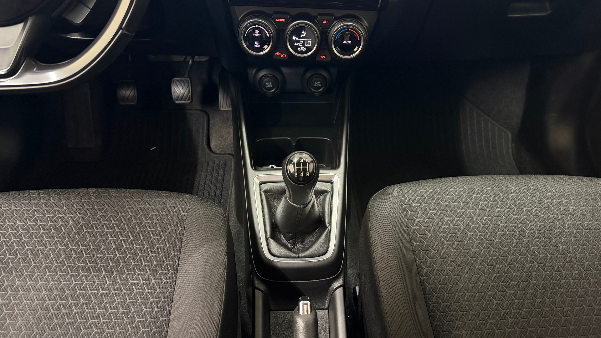 SUZUKI Swift 1.2 Compact Top 4x4 Hybrid-image-14