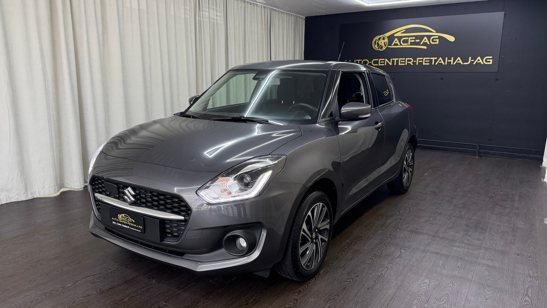 SUZUKI Swift 1.2 Compact Top 4x4 Hybrid-image-0