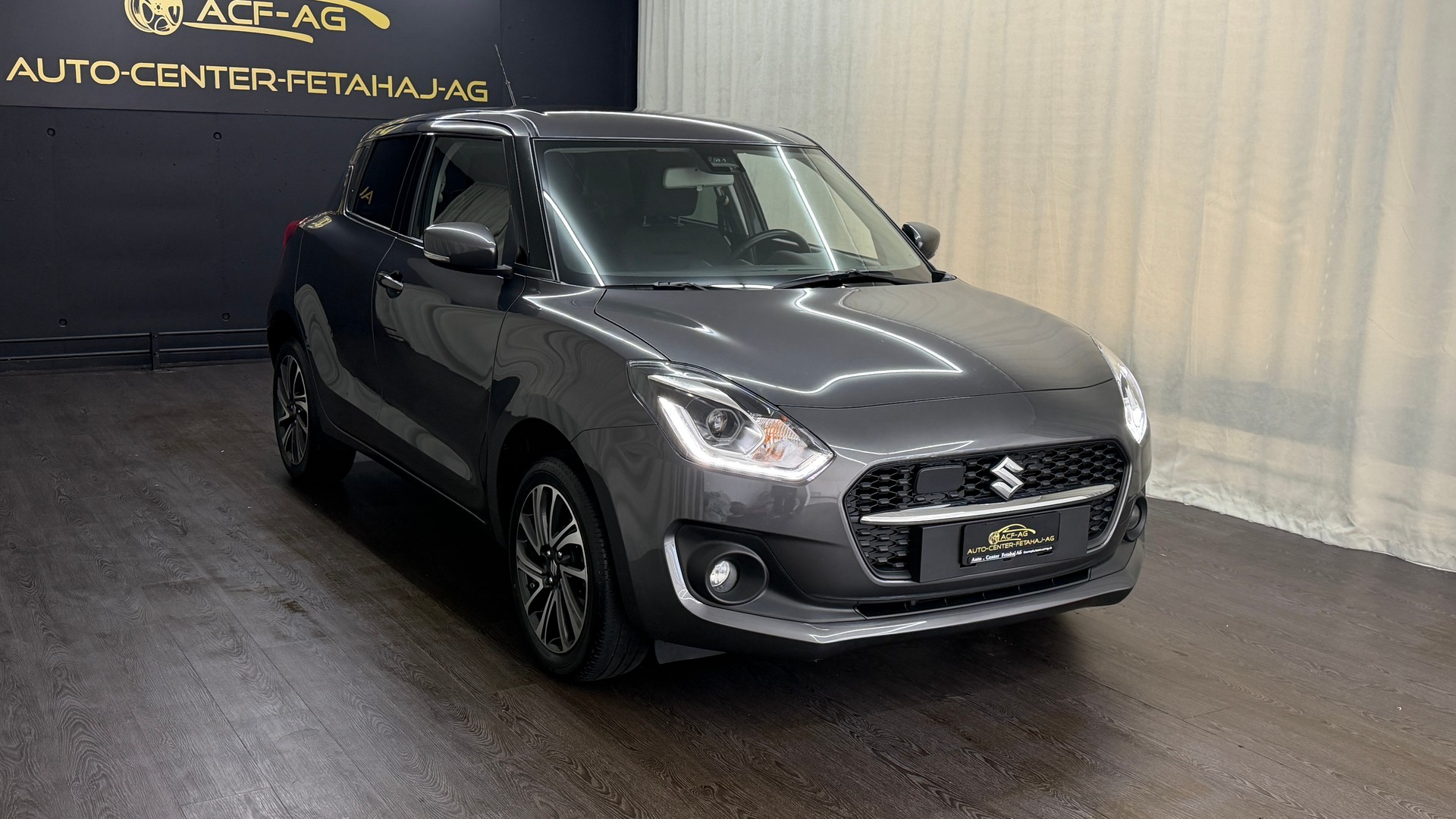SUZUKI Swift 1.2 Compact Top 4x4 Hybrid-image-2