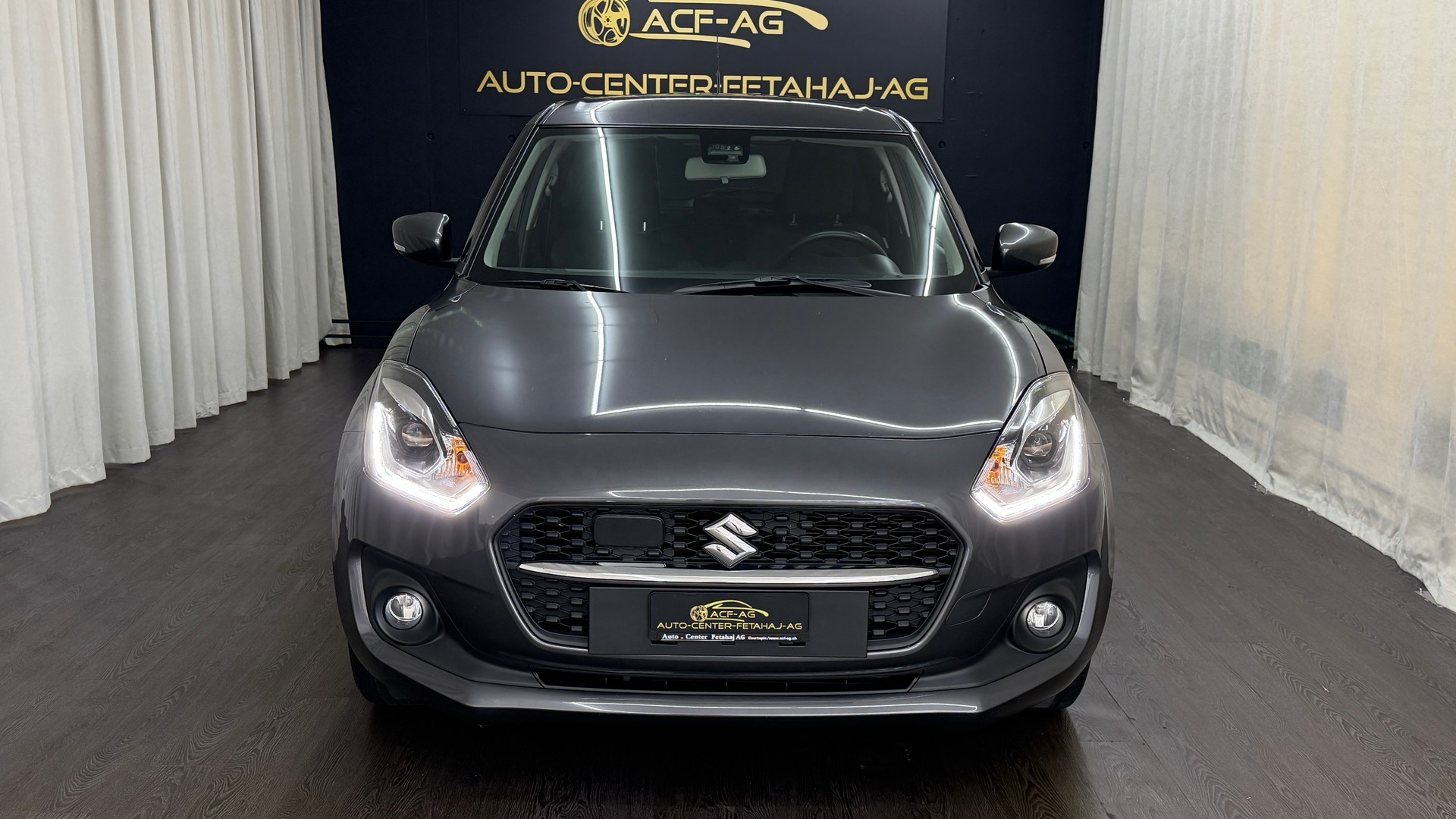 SUZUKI Swift 1.2 Compact Top 4x4 Hybrid-image-1