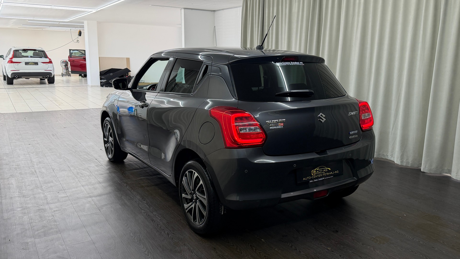 SUZUKI Swift 1.2 Compact Top 4x4 Hybrid-image-5