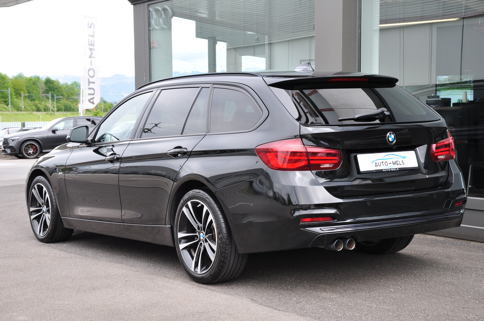 BMW 320d xDrive Touring Edition Sport Line Steptronic-image-6
