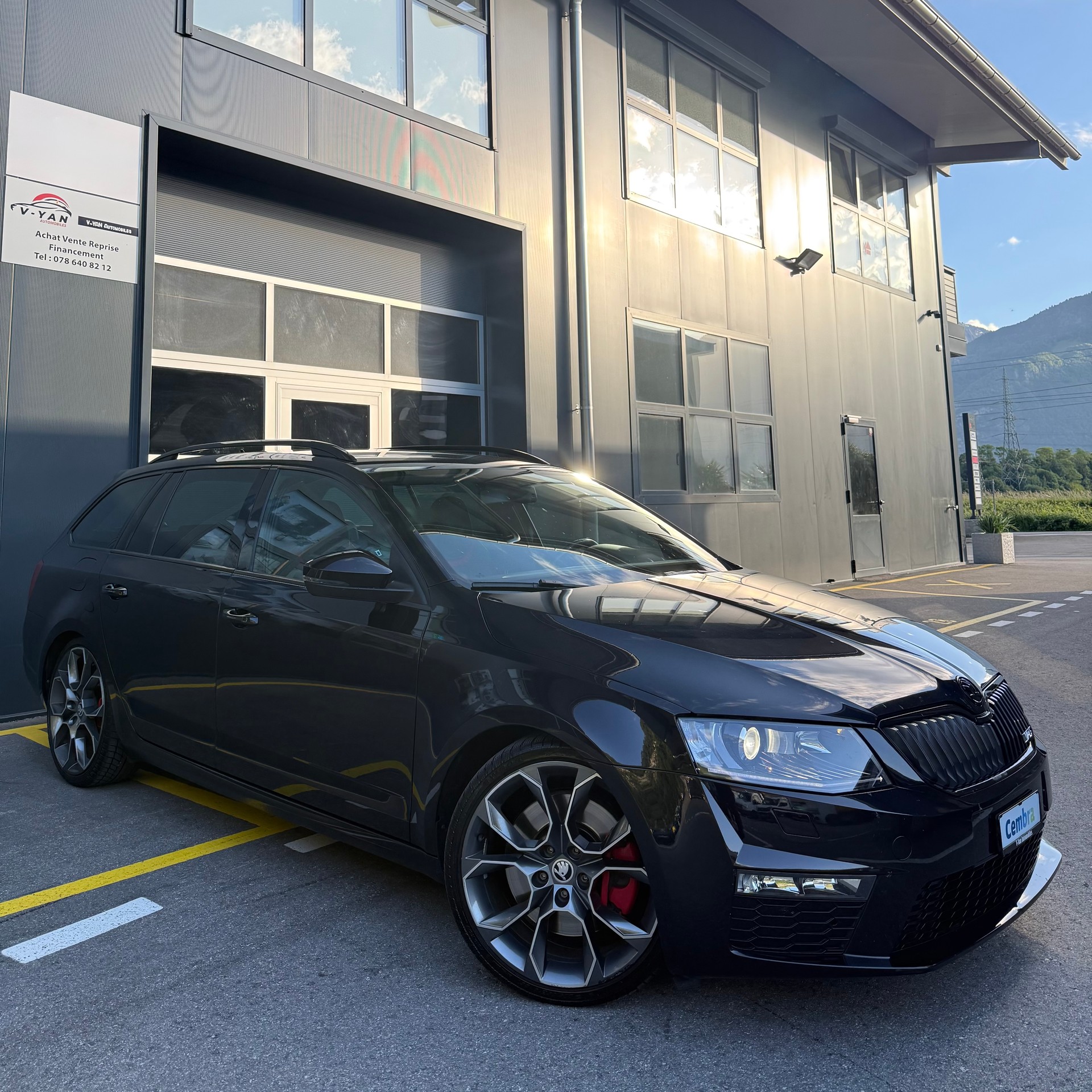 SKODA Octavia Combi 2.0 TDI RS-image-1
