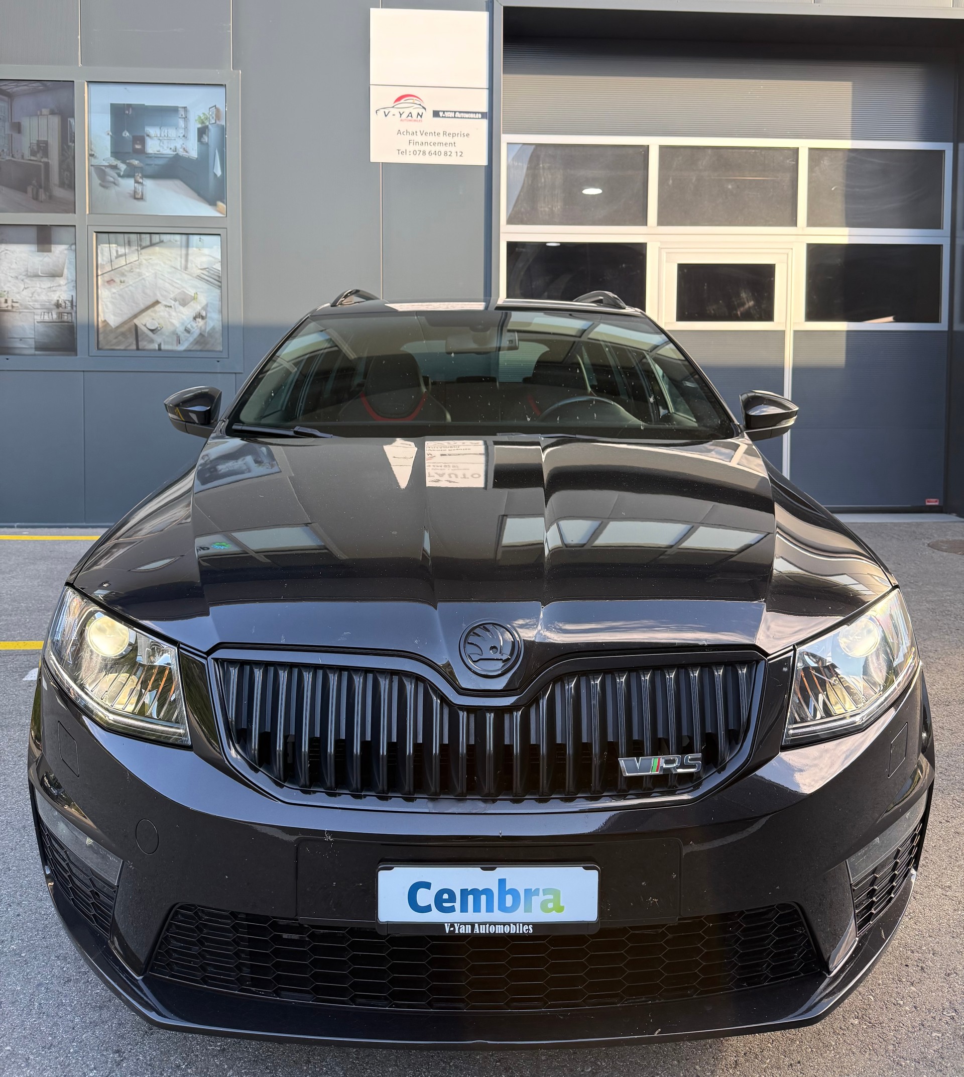 SKODA Octavia Combi 2.0 TDI RS-image-2