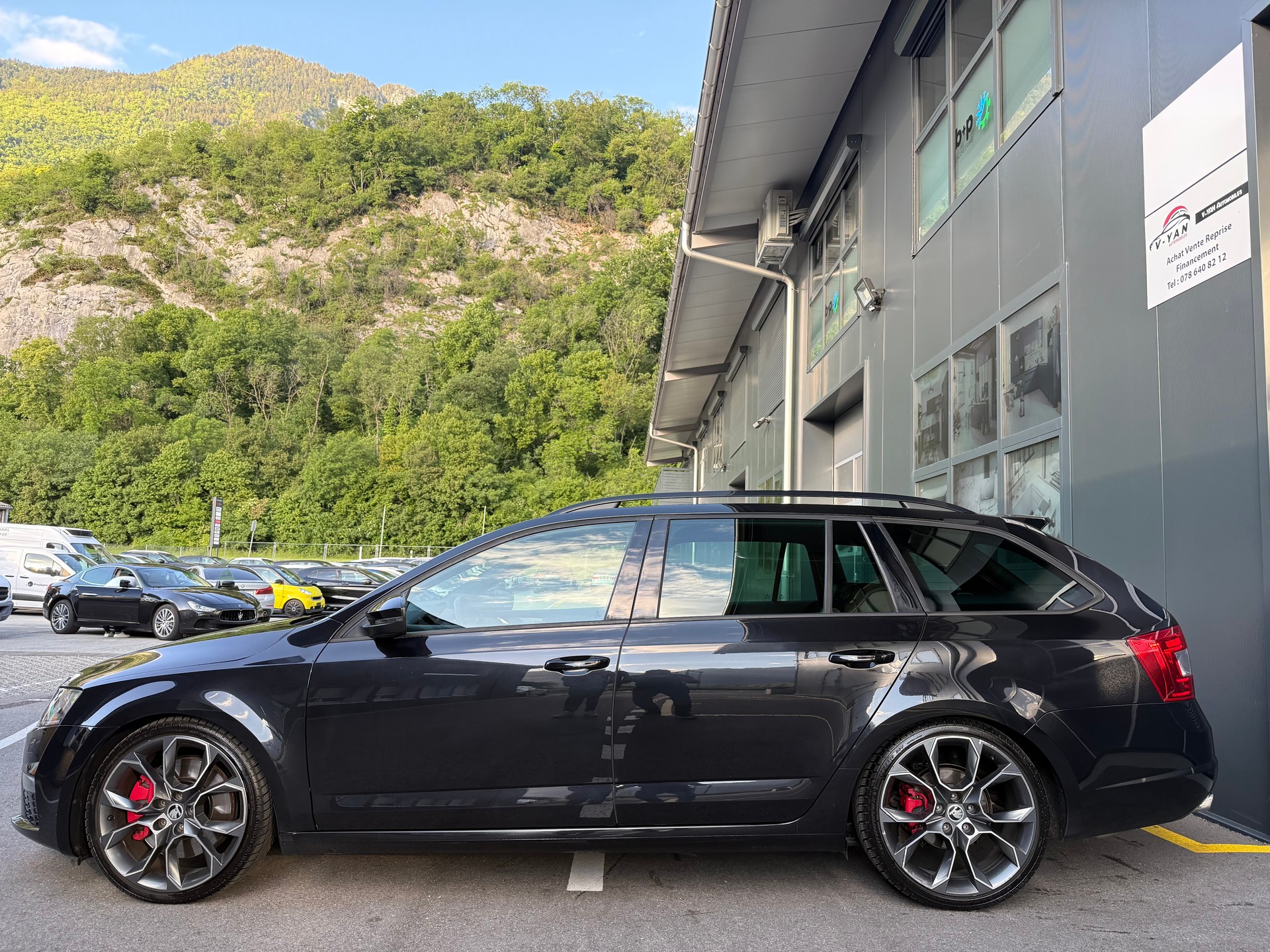 SKODA Octavia Combi 2.0 TDI RS-image-3