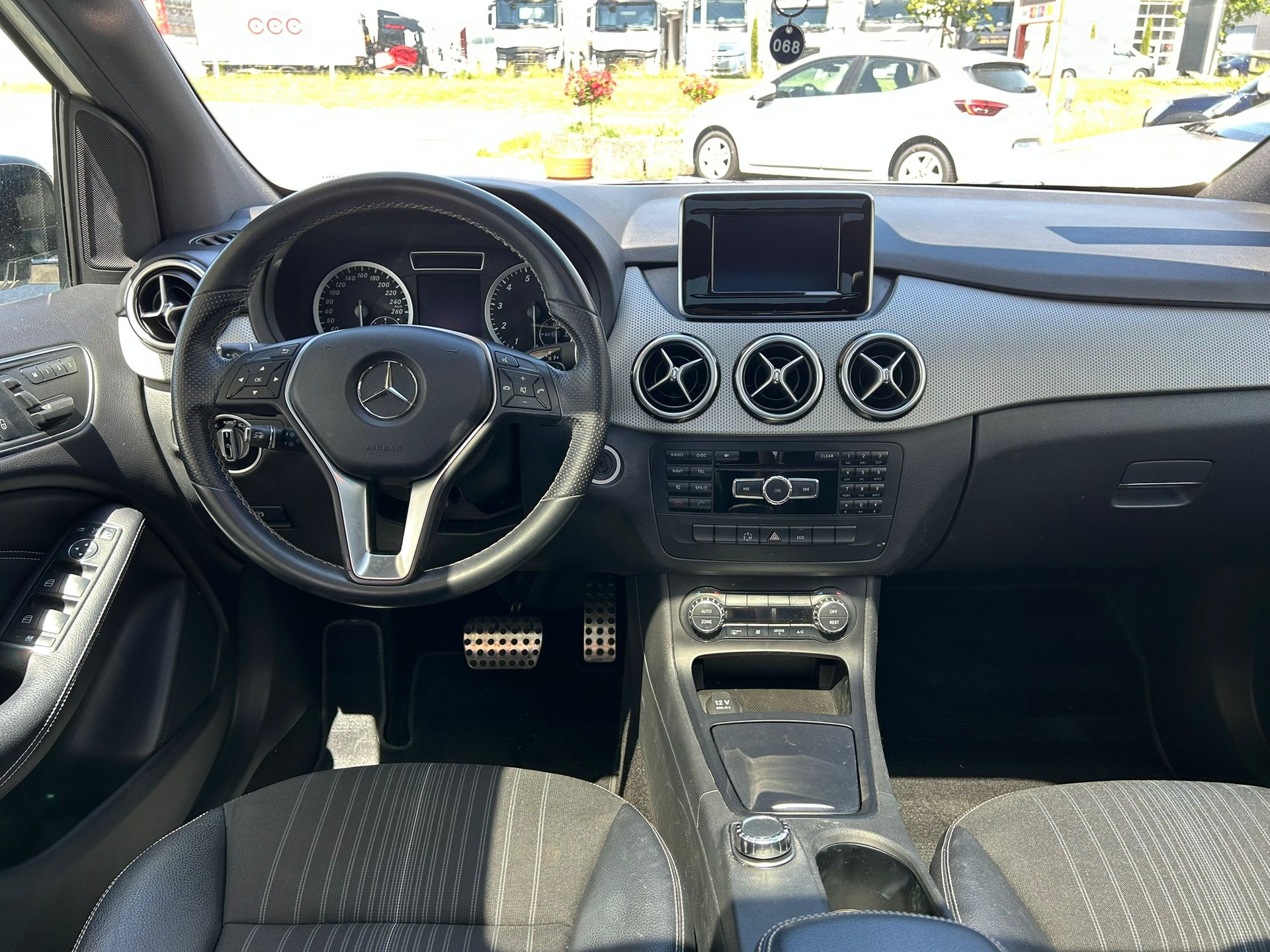 MERCEDES-BENZ B 200 7G-DCT-image-6