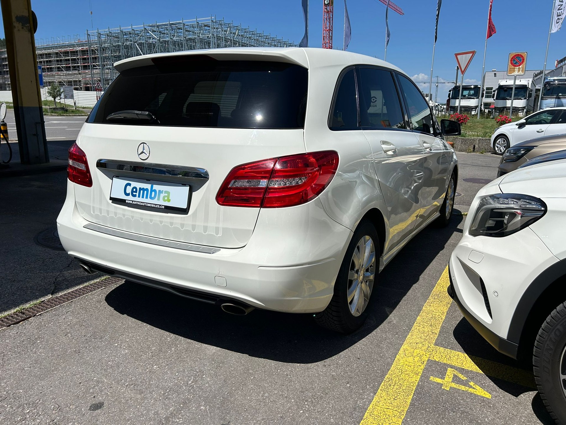 MERCEDES-BENZ B 200 7G-DCT-image-3