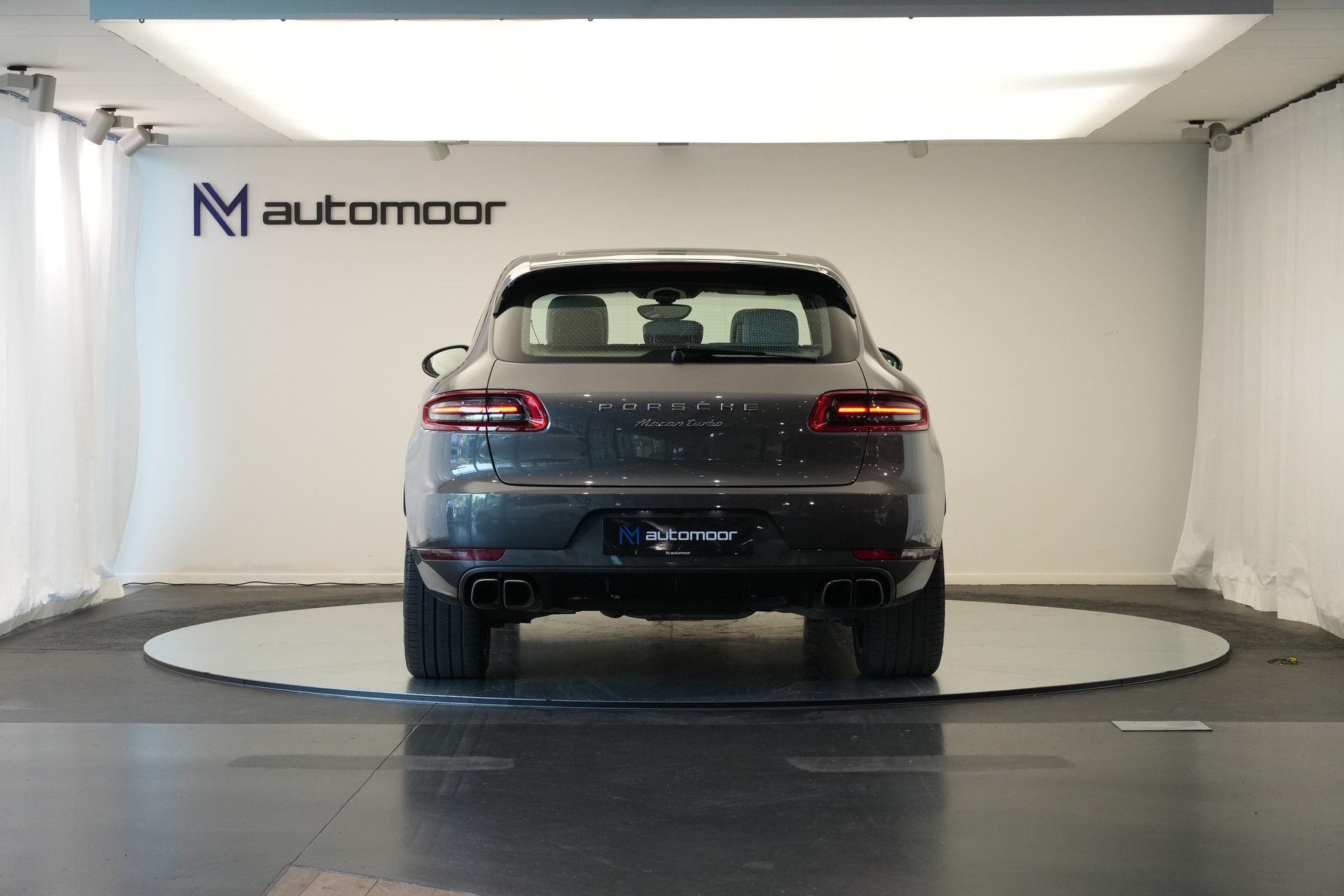 PORSCHE Macan Turbo PDK *CH-Fahrzeug* *Chrono*-image-5