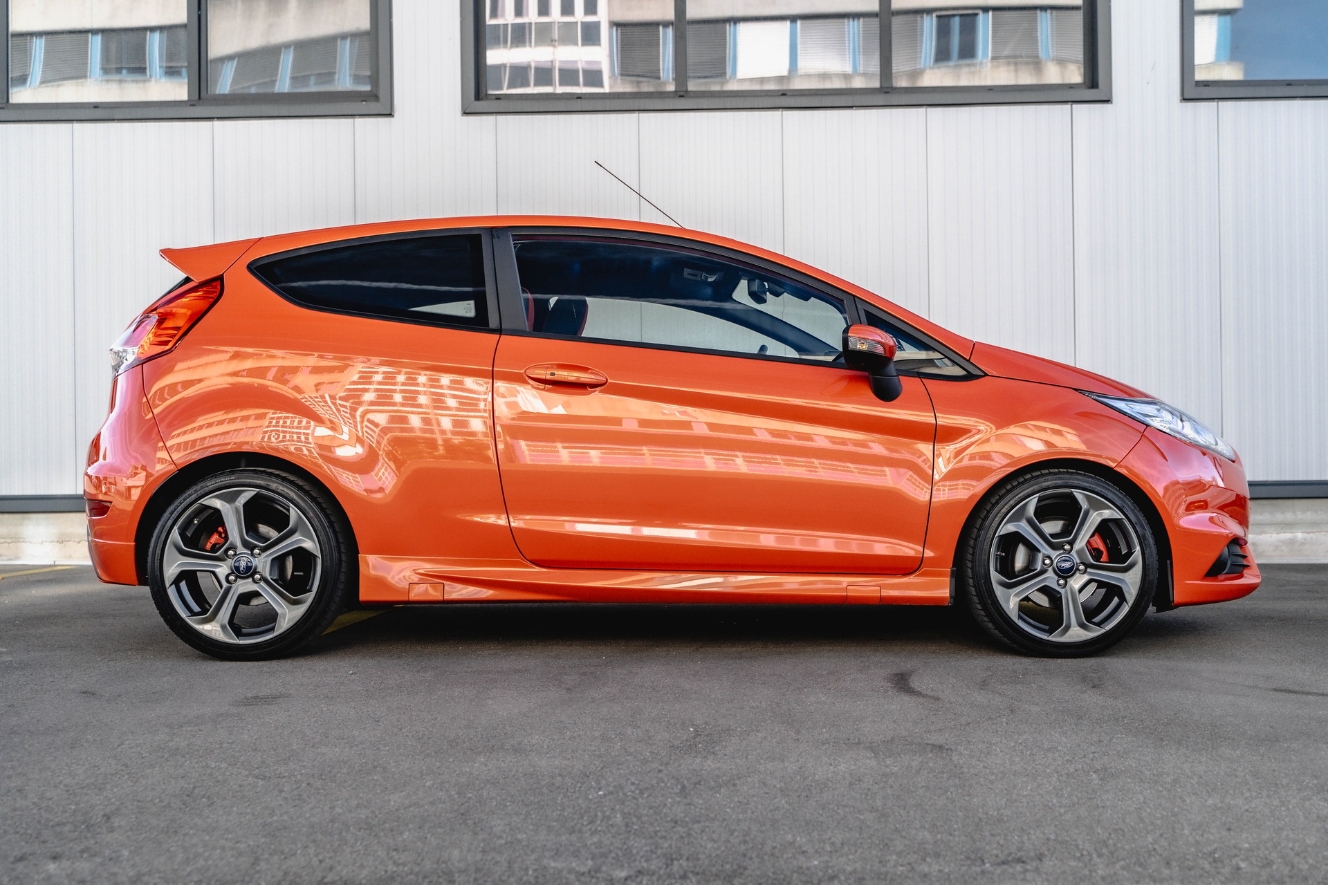 FORD Fiesta 1.6 SCTi ST-2 * AB MFK * TRAUMHAFTE AUSSTATUNG * 8-FACH BEREIFT *-image-3