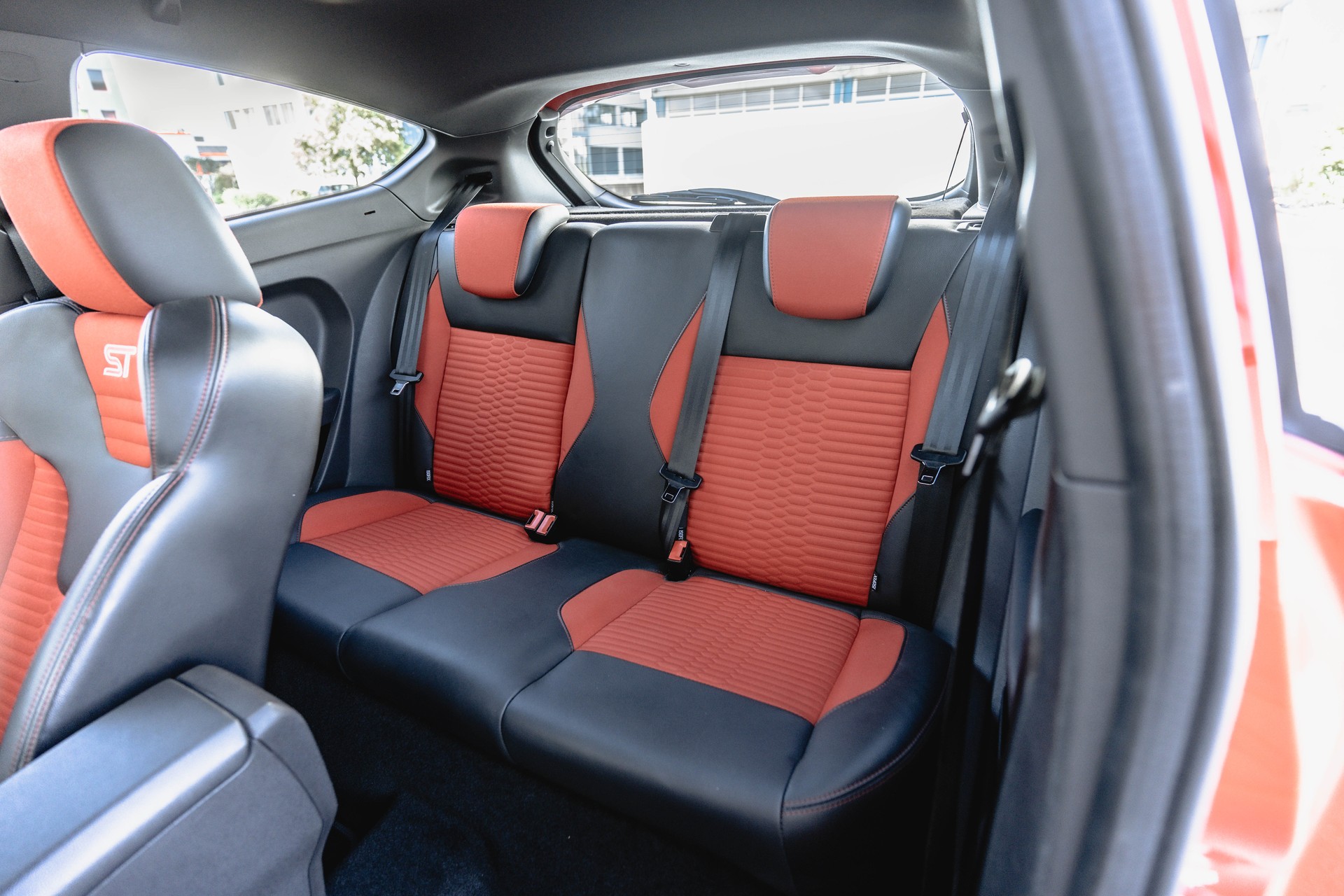 FORD Fiesta 1.6 SCTi ST-2 * AB MFK * TRAUMHAFTE AUSSTATUNG * 8-FACH BEREIFT *-image-19