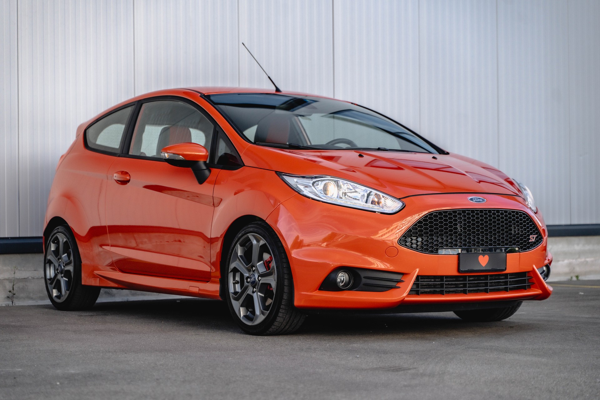 FORD Fiesta 1.6 SCTi ST-2 * AB MFK * TRAUMHAFTE AUSSTATUNG * 8-FACH BEREIFT *-image-2
