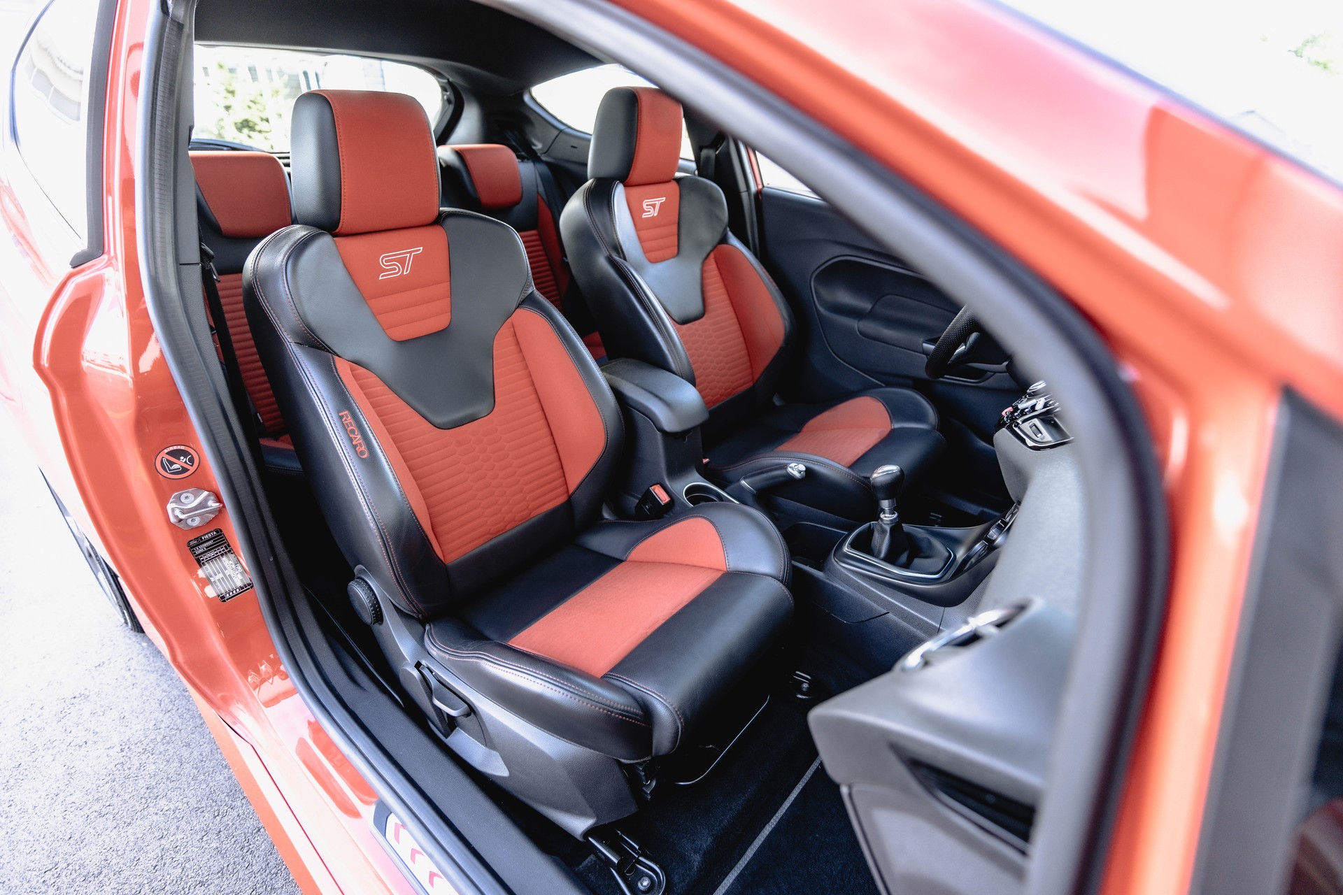 FORD Fiesta 1.6 SCTi ST-2 * AB MFK * TRAUMHAFTE AUSSTATUNG * 8-FACH BEREIFT *-image-20