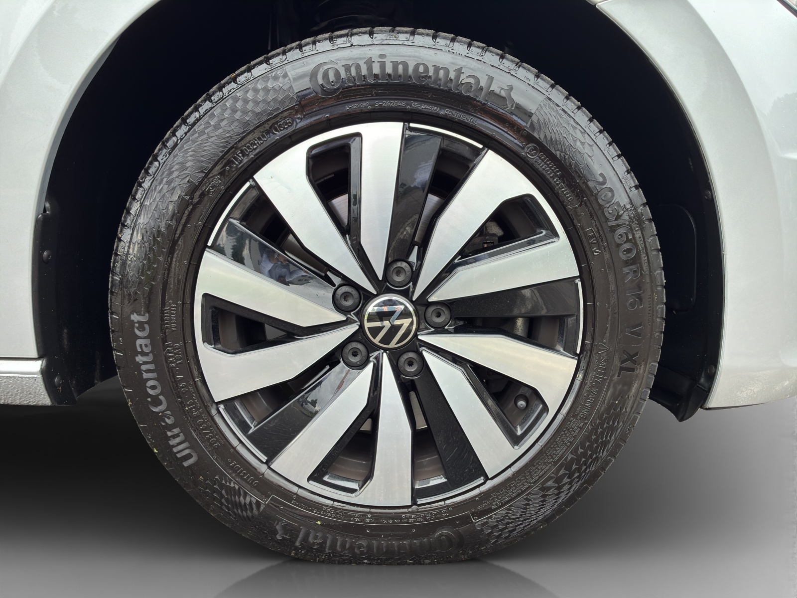 VW Touran 2.0 TDI BlueMotion Technology Comfortline DSG-image-15