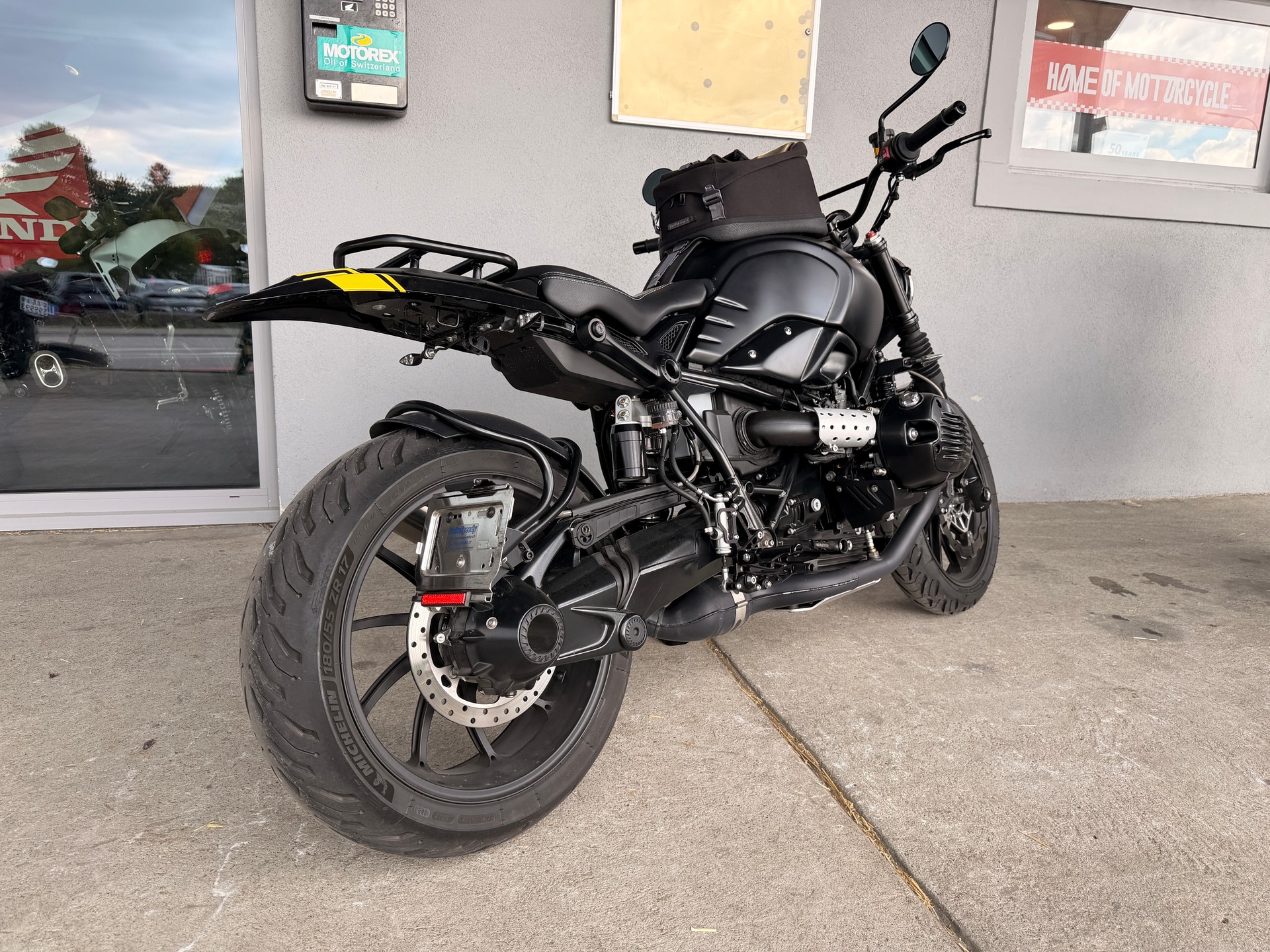 BMW R nineT Pure ABS-image-4