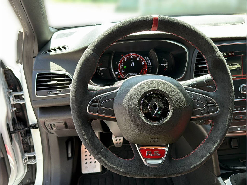 RENAULT Megane R.S. Trophy-R 300-image-7