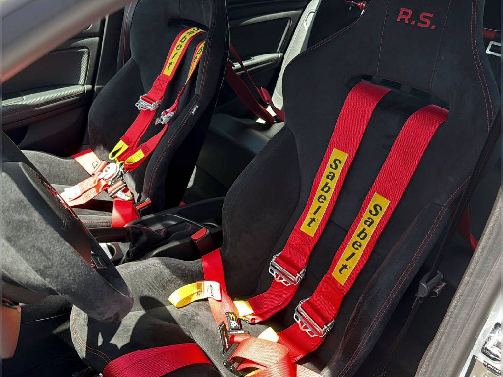 RENAULT Megane R.S. Trophy-R 300-image-10