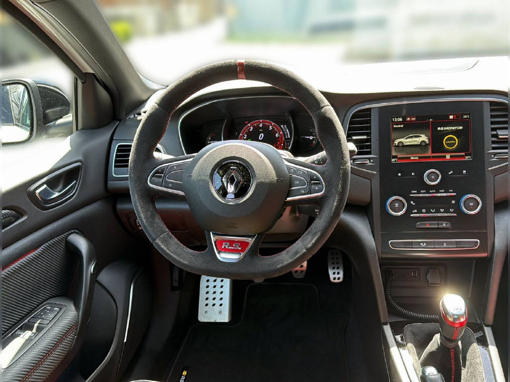 RENAULT Megane R.S. Trophy-R 300-image-5