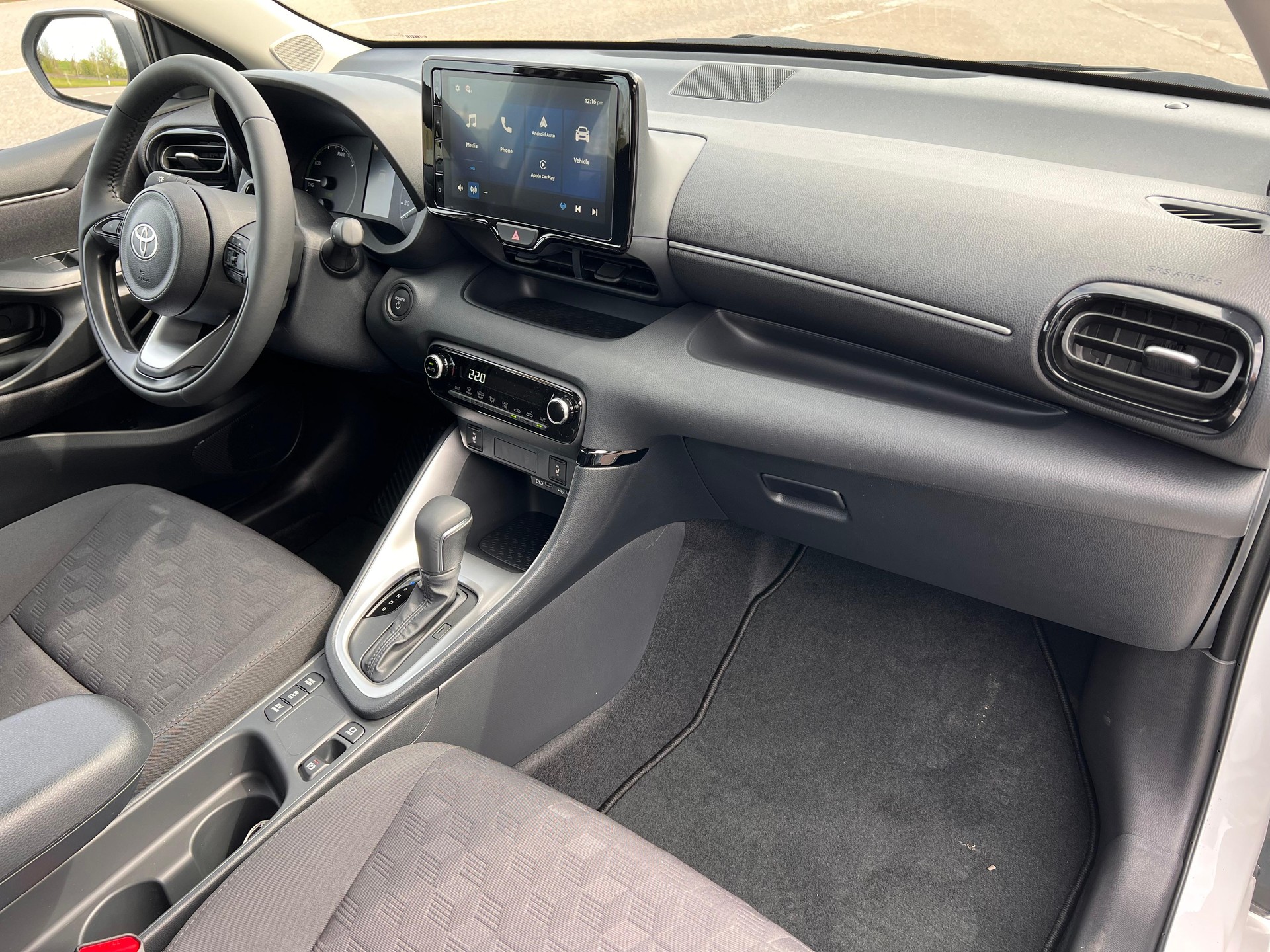 TOYOTA Yaris 1.5 VVT-i HSD Comfort-image-13