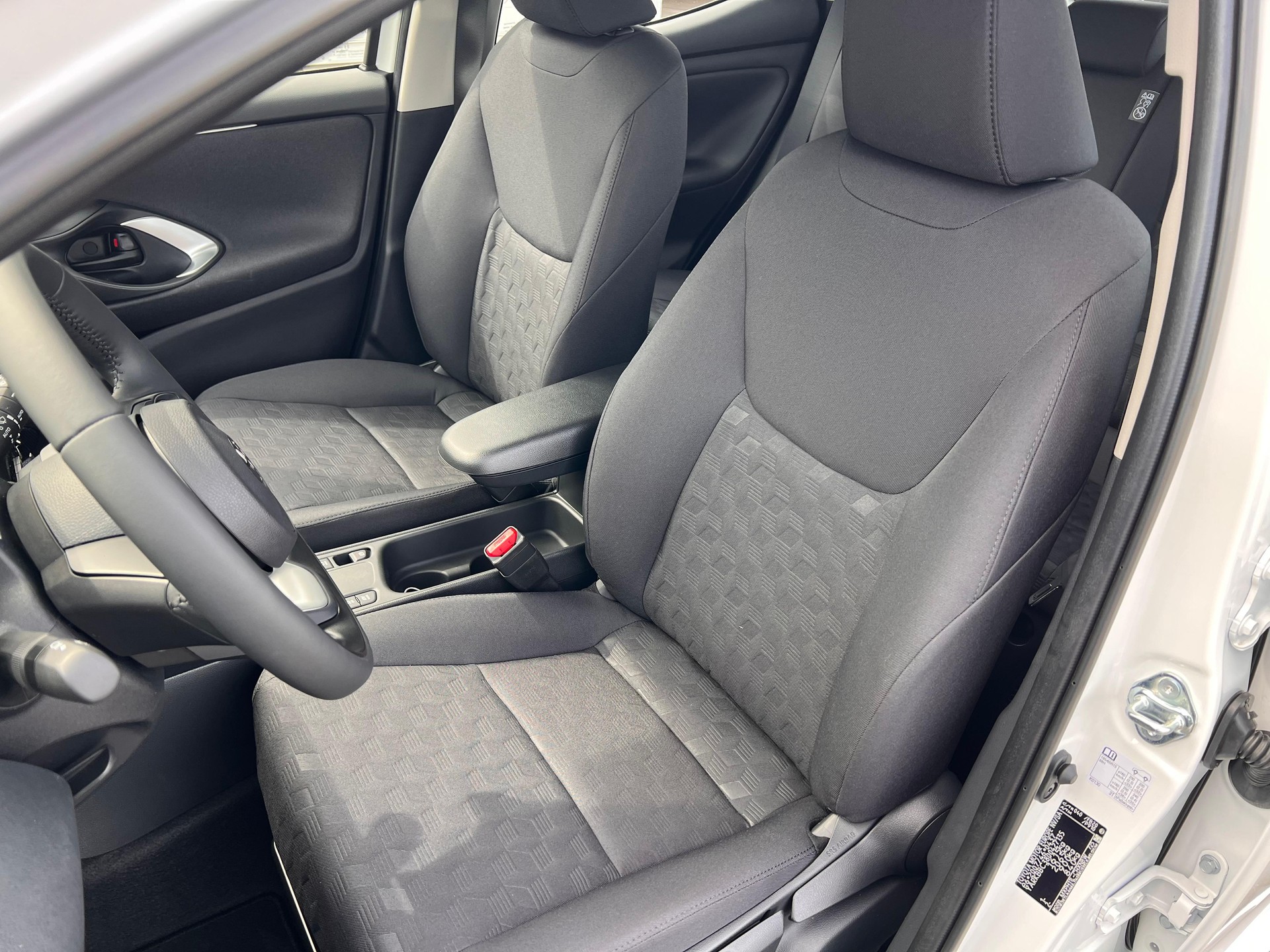 TOYOTA Yaris 1.5 VVT-i HSD Comfort-image-9