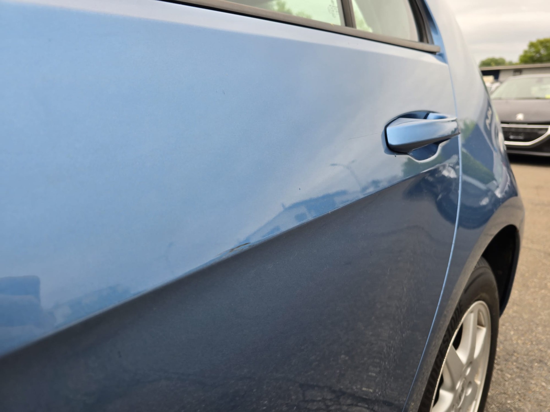 VW Golf 2.0 TDI Highline 4Motion-image-8