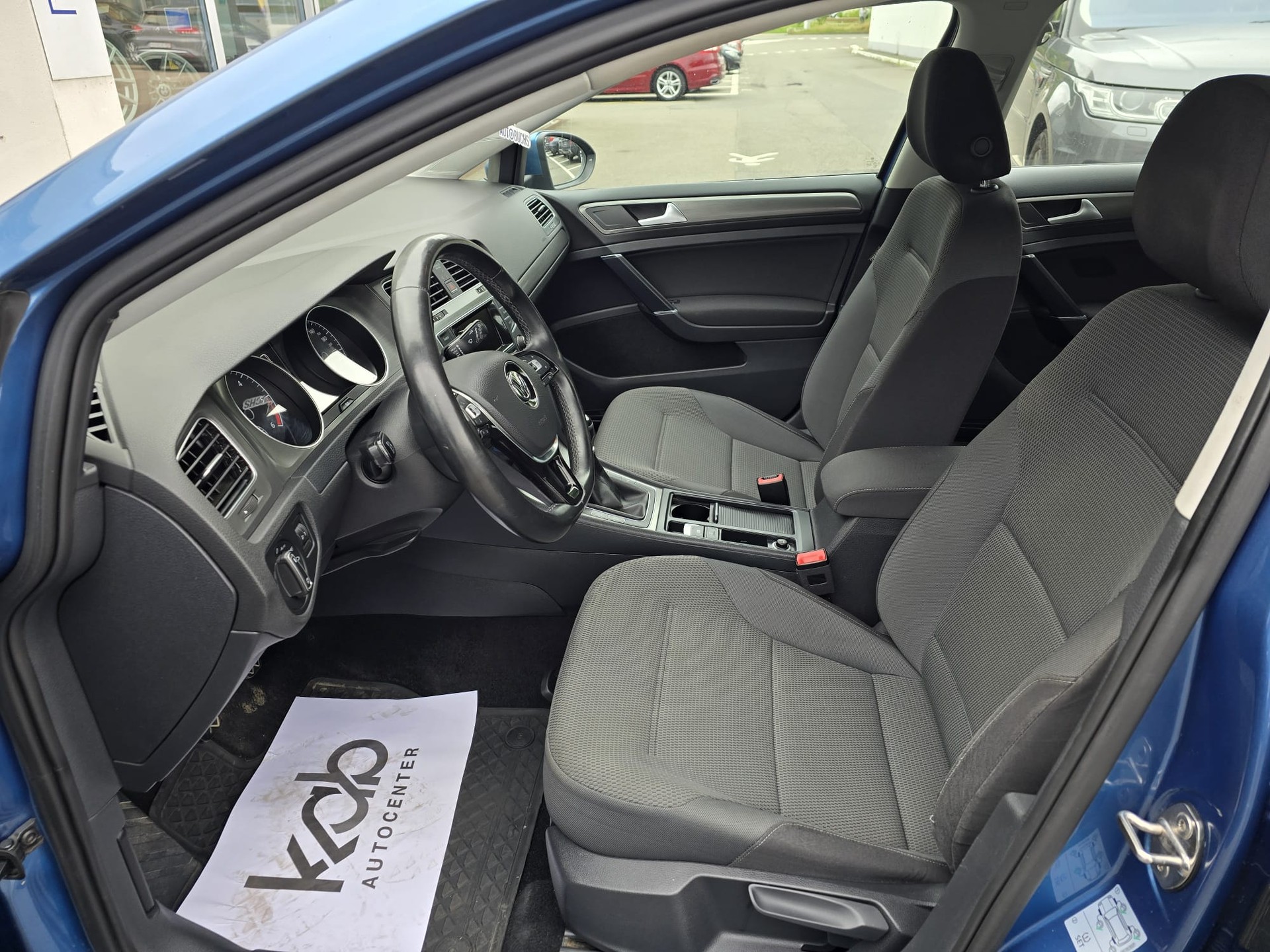 VW Golf 2.0 TDI Highline 4Motion-image-18