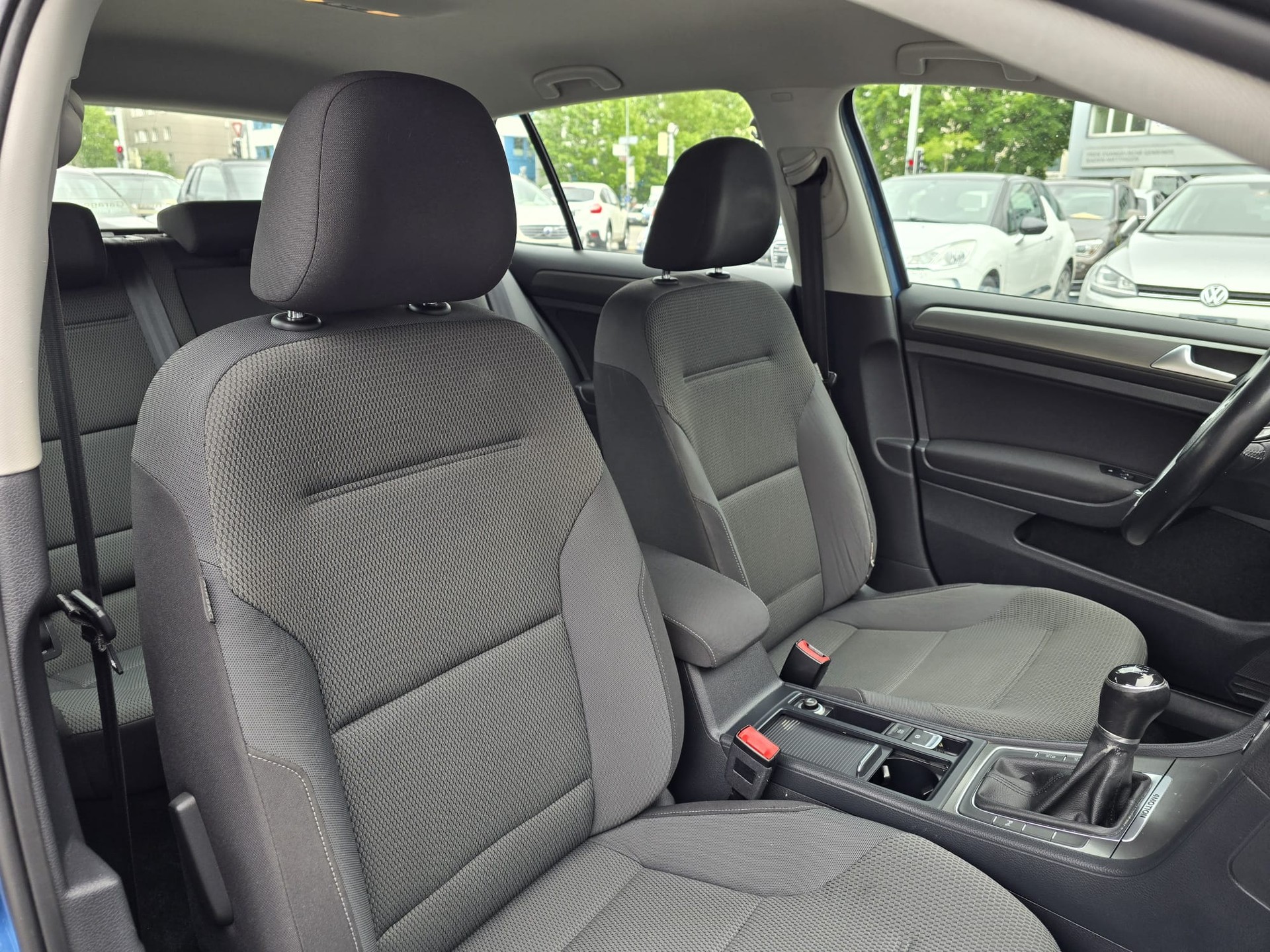 VW Golf 2.0 TDI Highline 4Motion-image-17