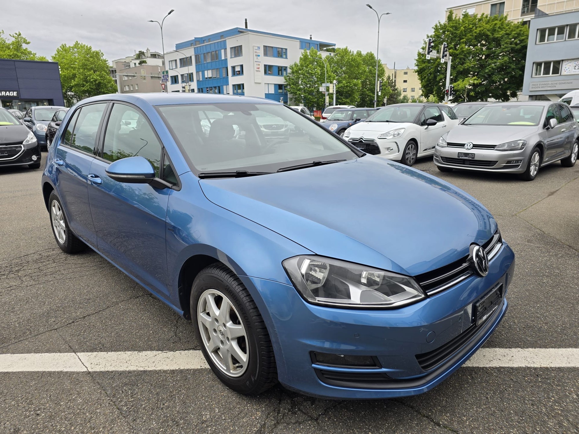 VW Golf 2.0 TDI Highline 4Motion-image-2