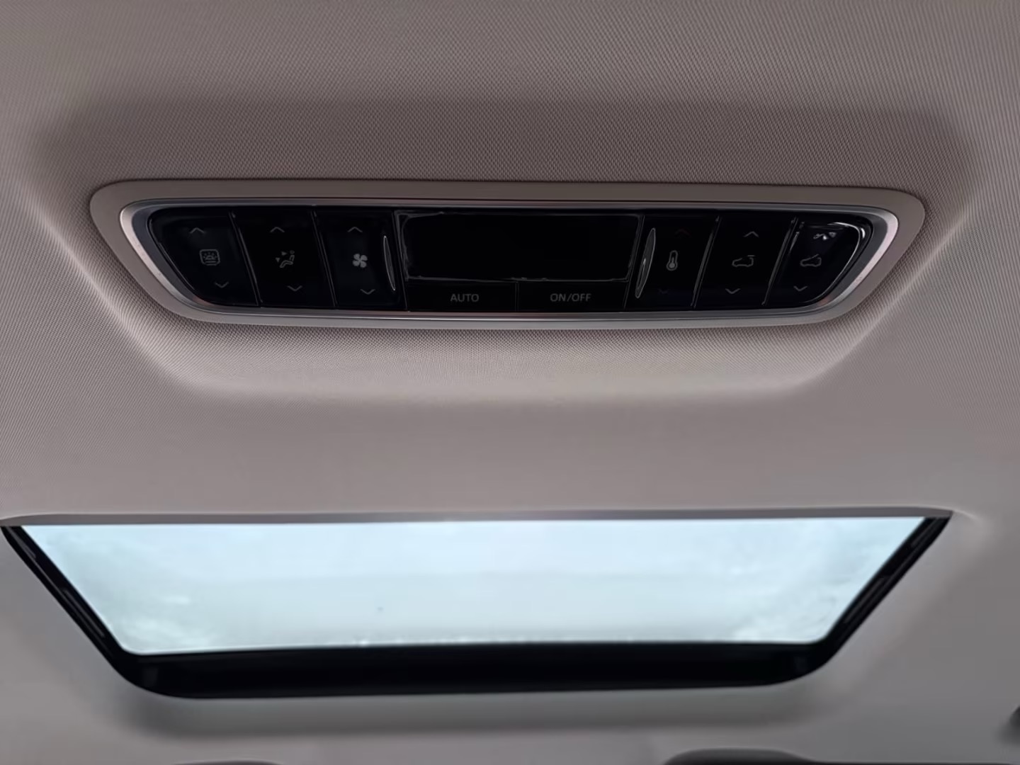 MAXUS Mifa 9 Luxury 90kWh-image-20