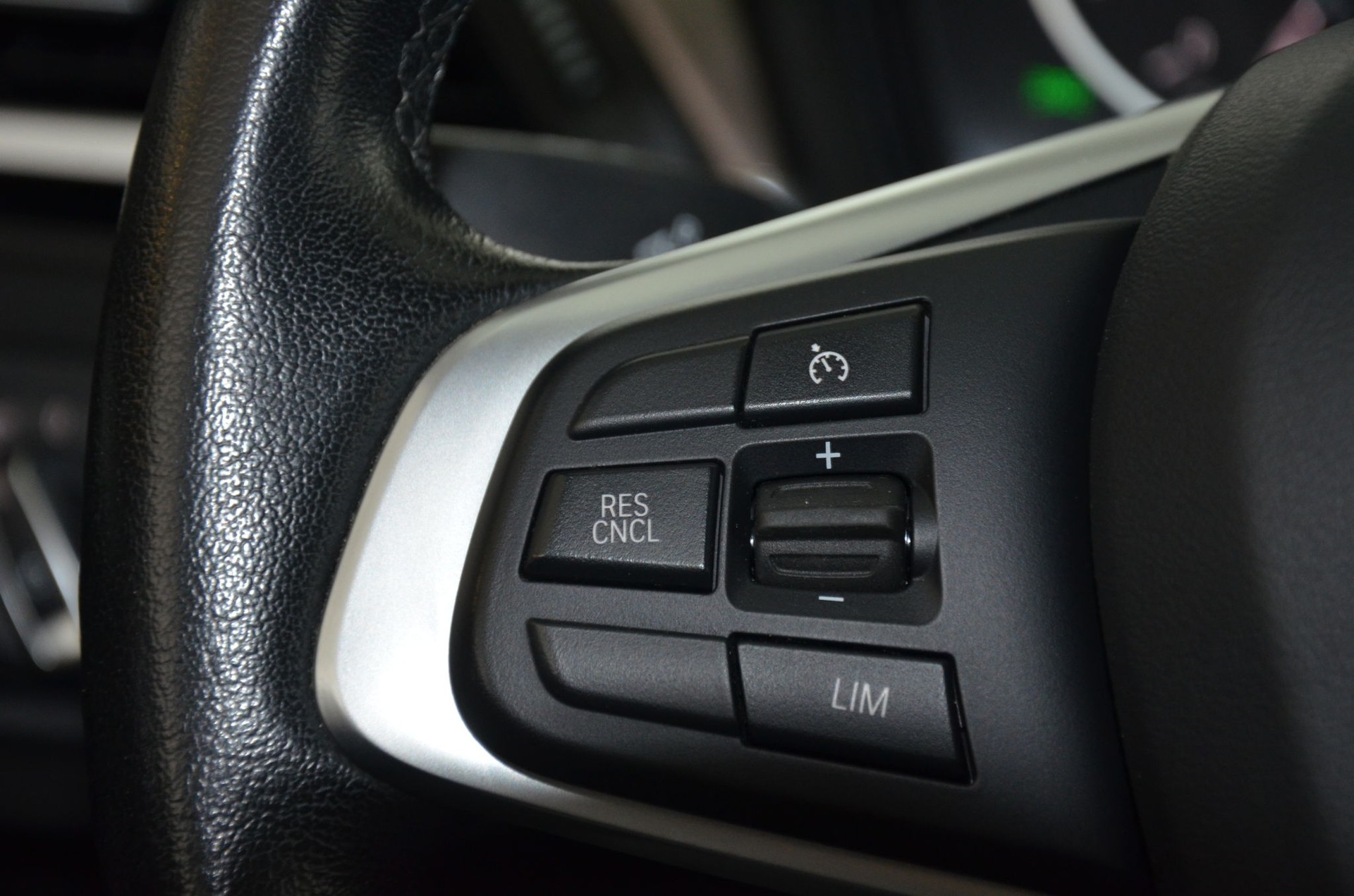 BMW X1 xDrive 18d Steptronic-image-23