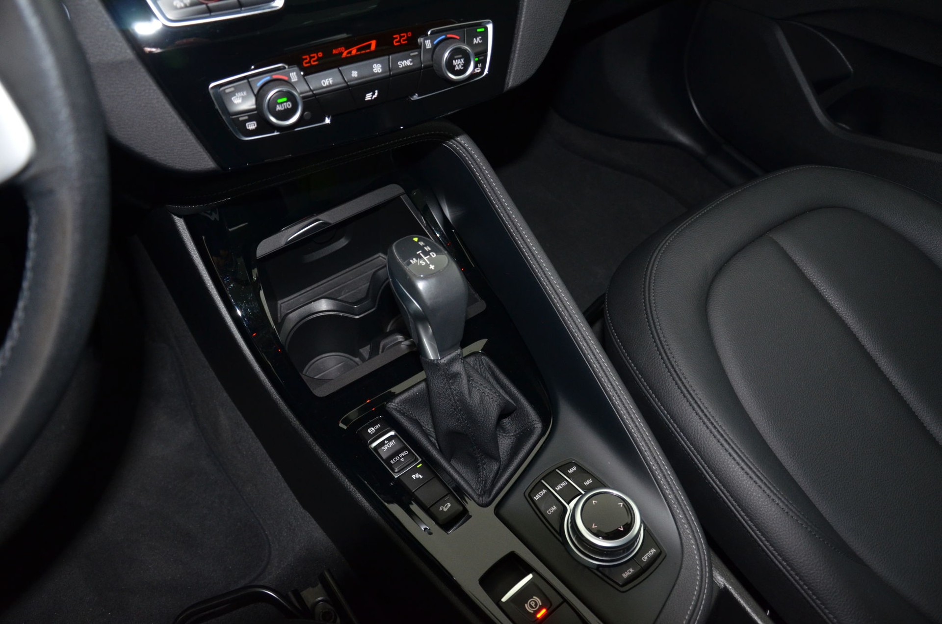 BMW X1 xDrive 18d Steptronic-image-27