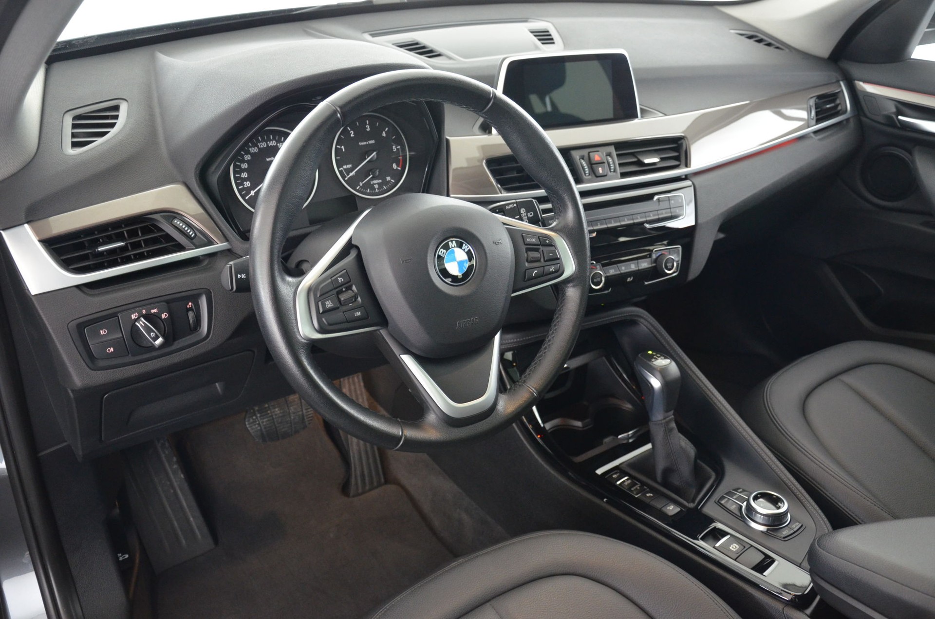 BMW X1 xDrive 18d Steptronic-image-11