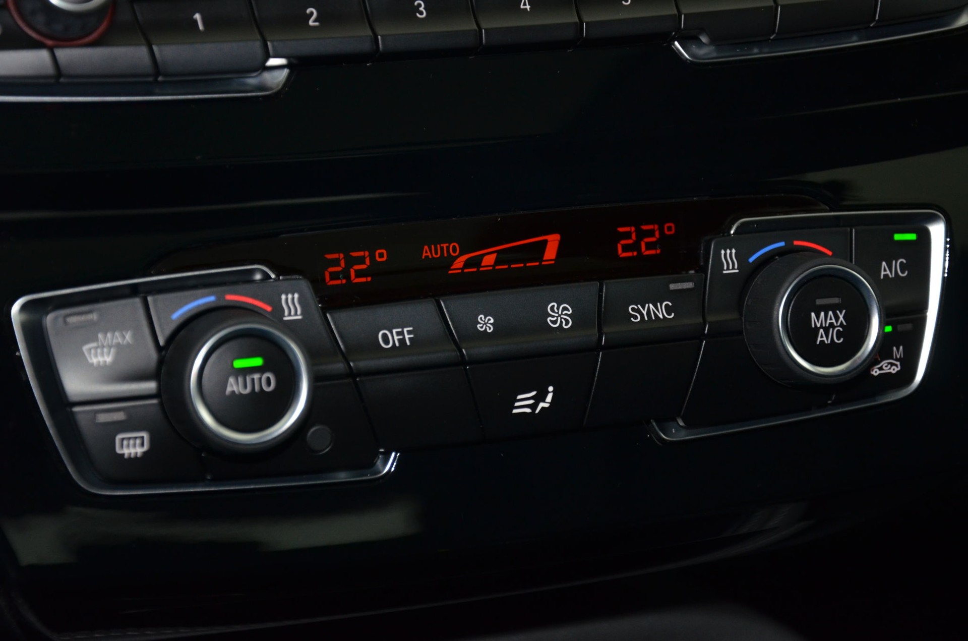 BMW X1 xDrive 18d Steptronic-image-25